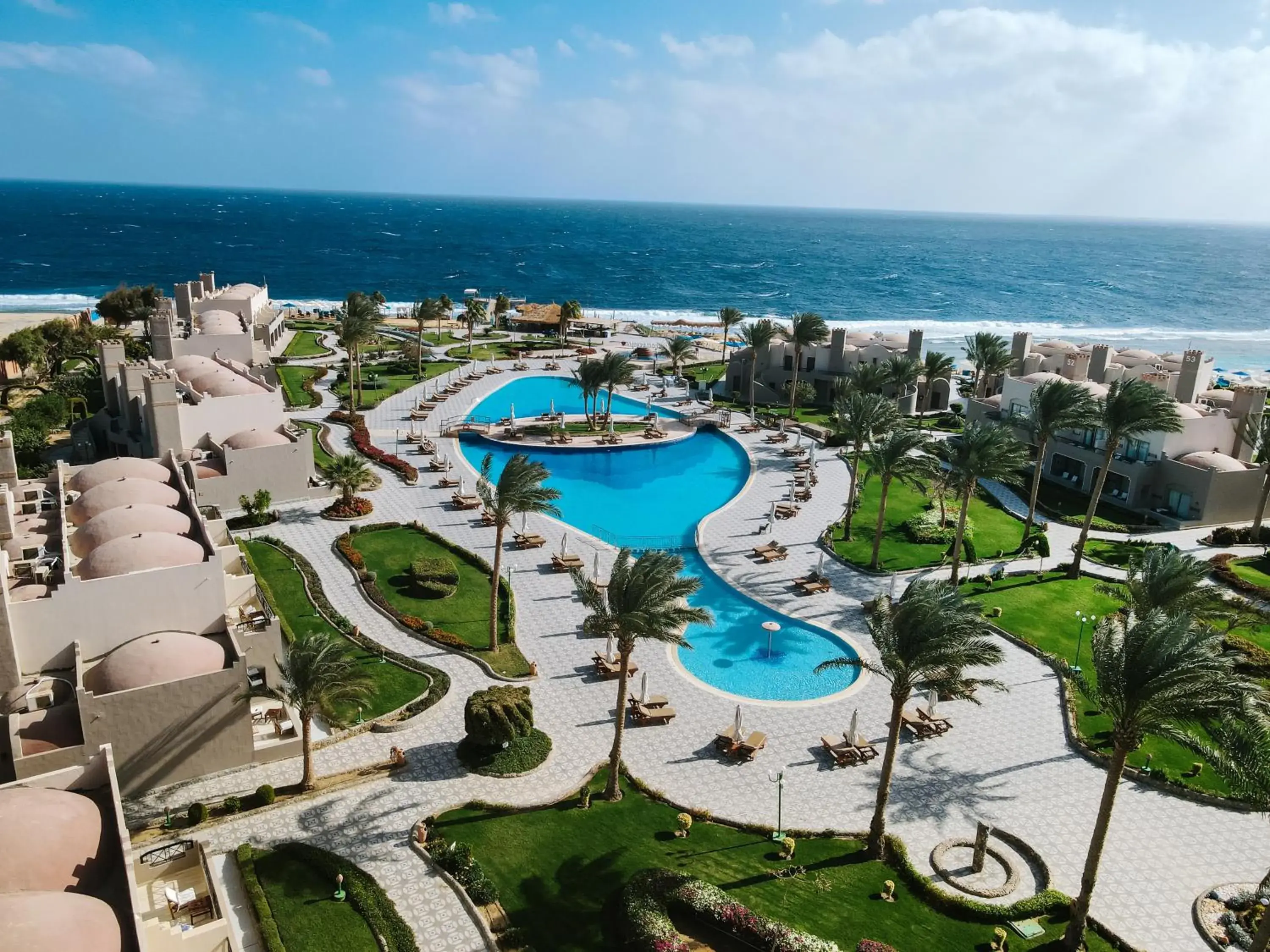 Property building in Sentido Akassia Beach Property building in Sentido Akassia Beach