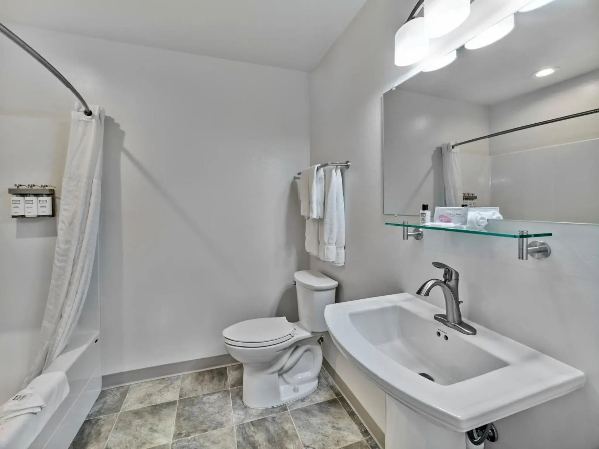 Queen Room - Disability Access in Roosevelt Hotel & Cabins - Yellowstone Queen Room - Disability Access in Roosevelt Hotel & Cabins - Yellowstone
