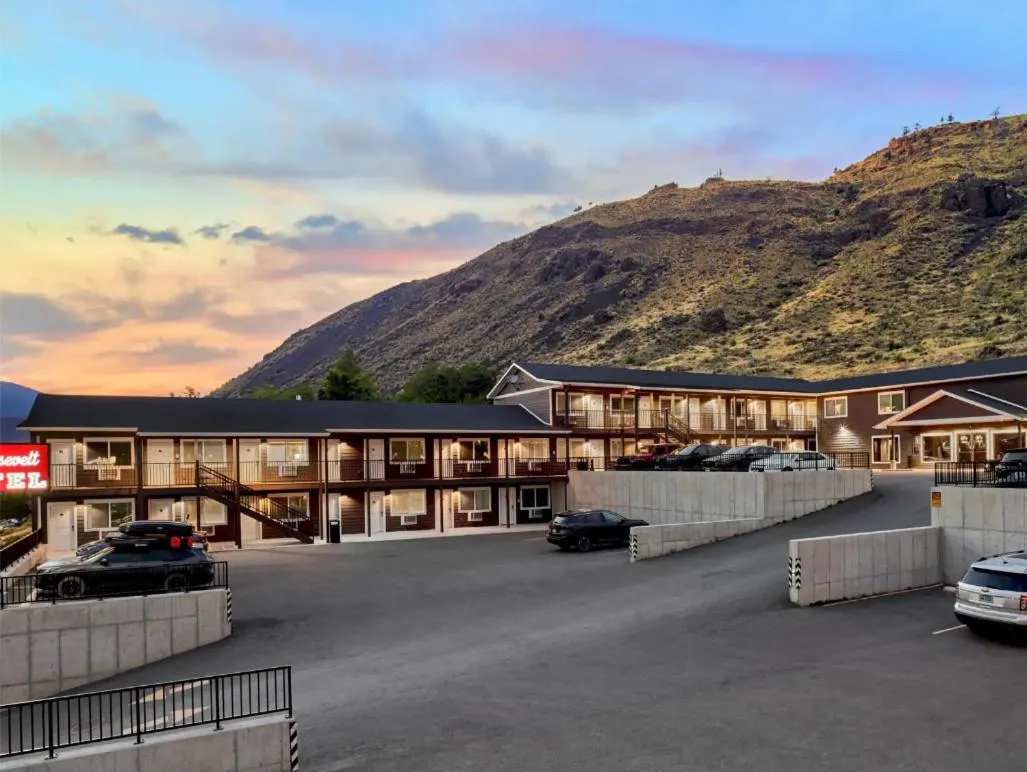 Roosevelt Hotel - Yellowstone