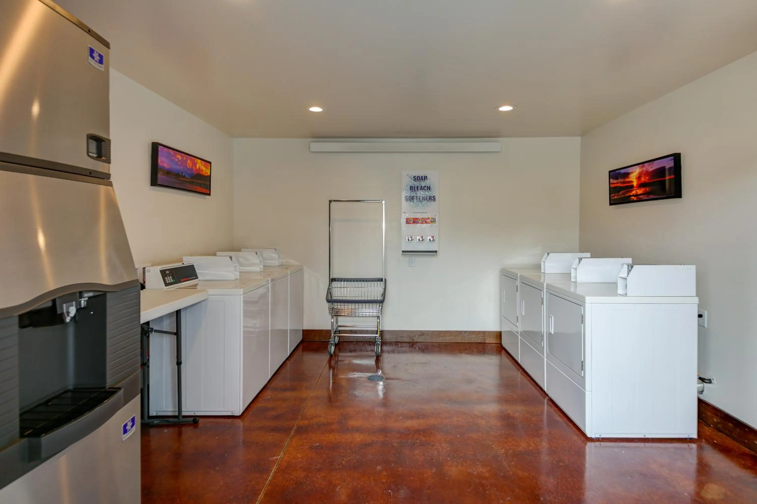 Business facilities in Roosevelt Hotel - Yellowstone