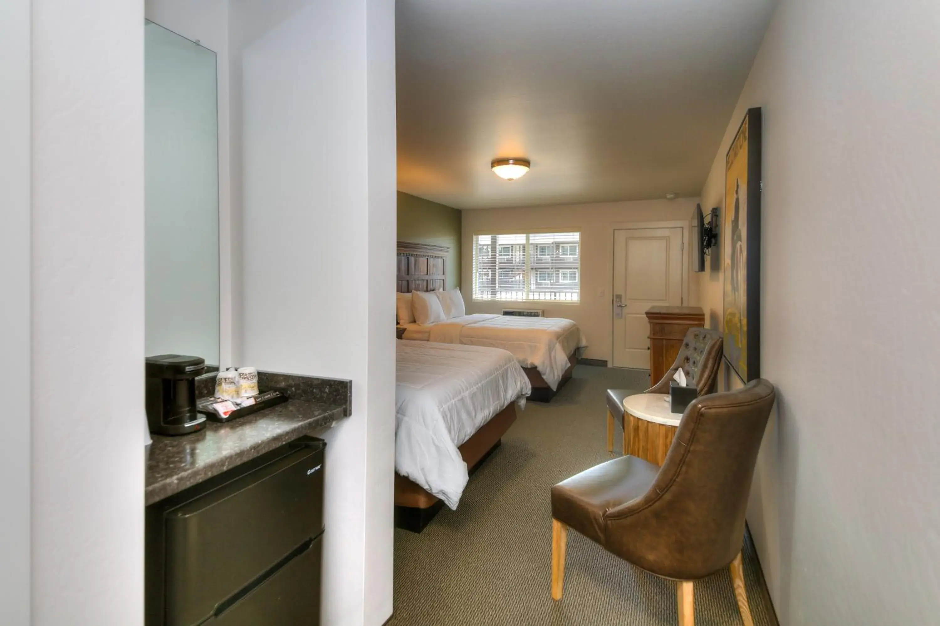 Queen Room - Disability Access in Roosevelt Hotel & Cabins - Yellowstone Queen Room - Disability Access in Roosevelt Hotel & Cabins - Yellowstone