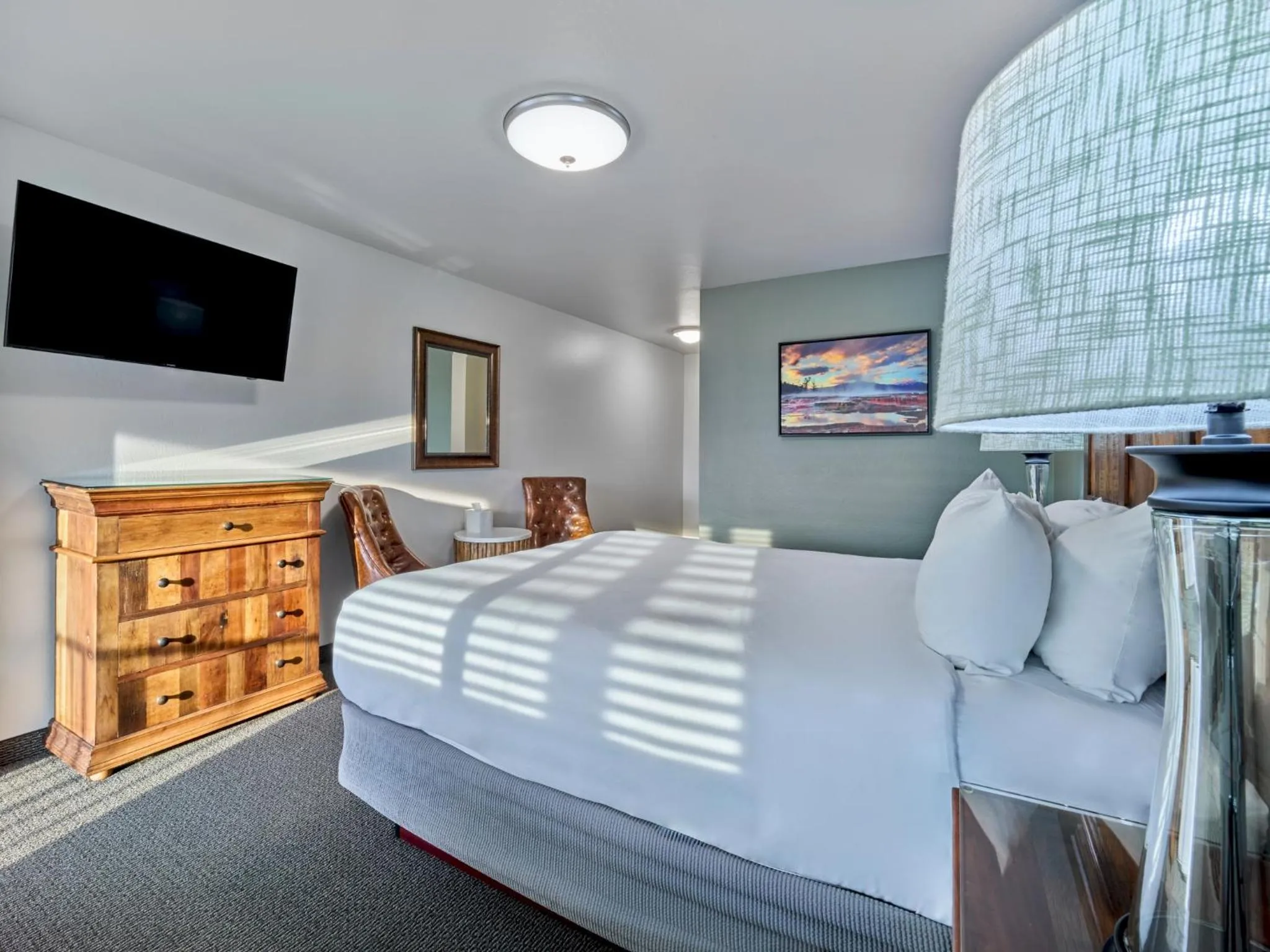 Bed in Roosevelt Hotel & Cabins - Yellowstone