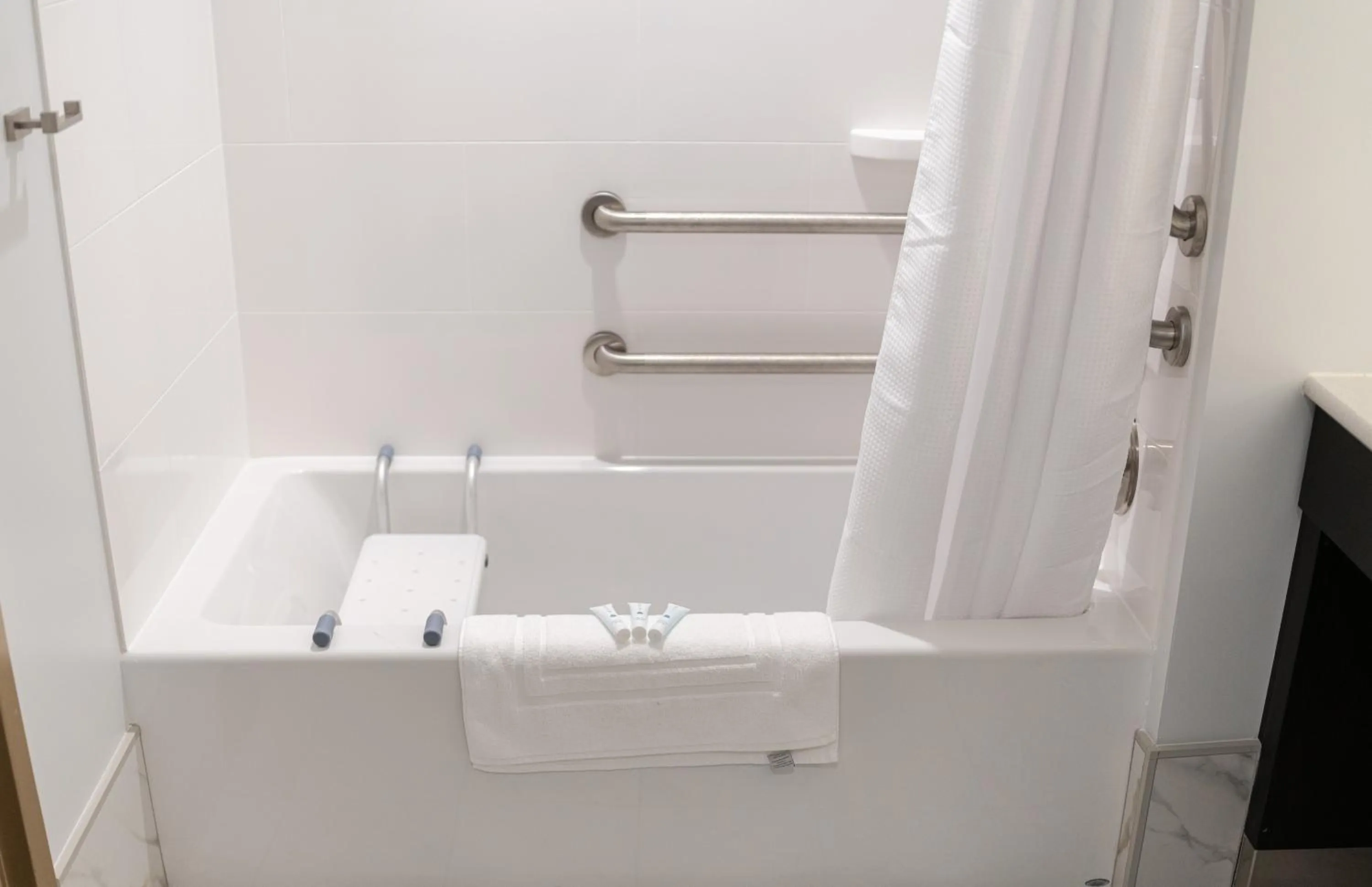 Bathroom in Walker's Bluff Casino Resort