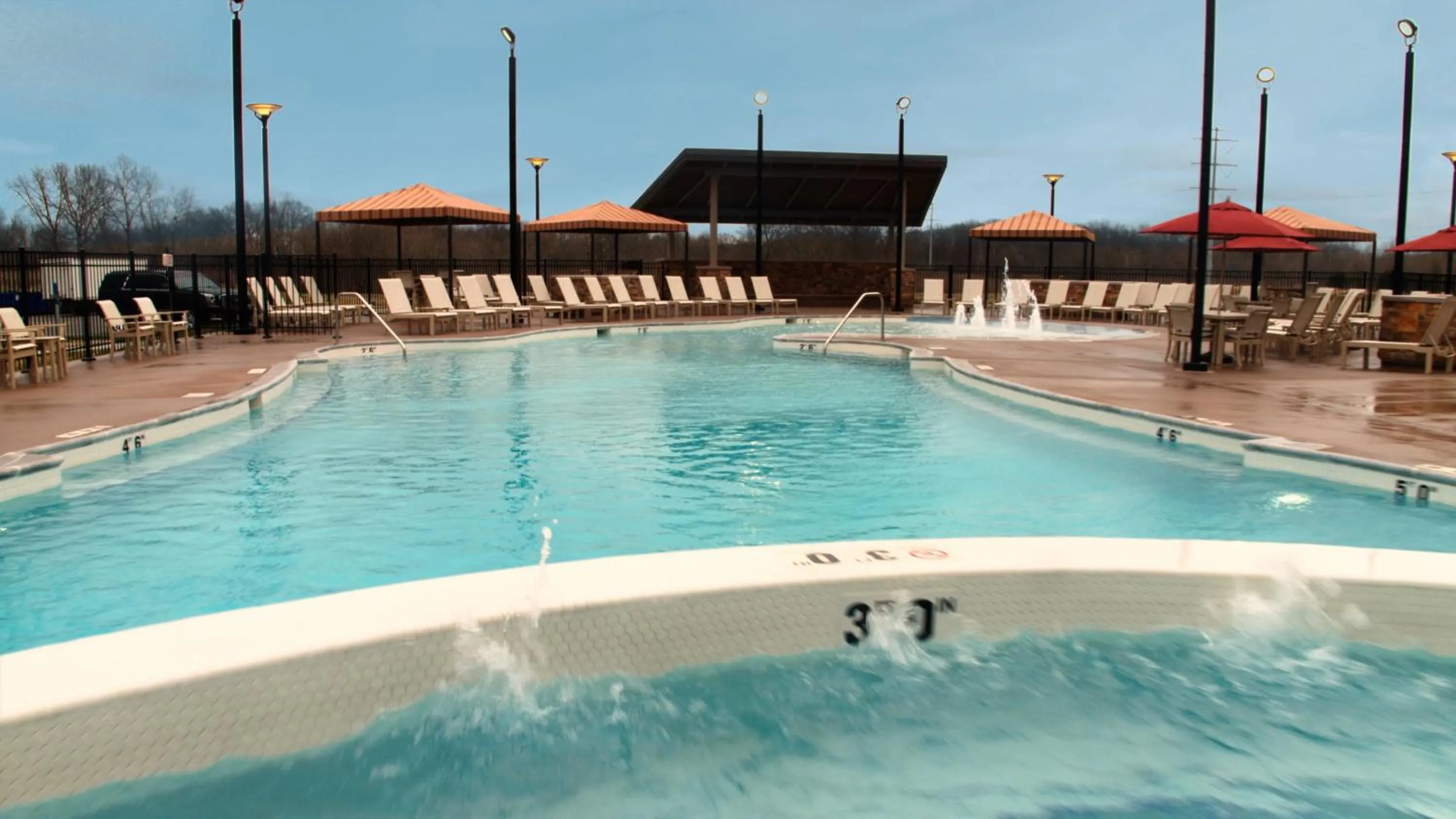 Swimming pool in Walker's Bluff Casino Resort