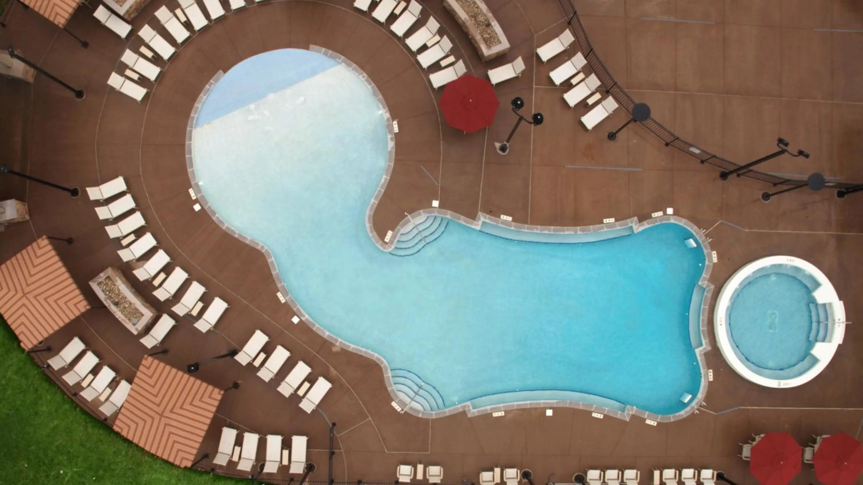 Swimming pool in Walker's Bluff Casino Resort