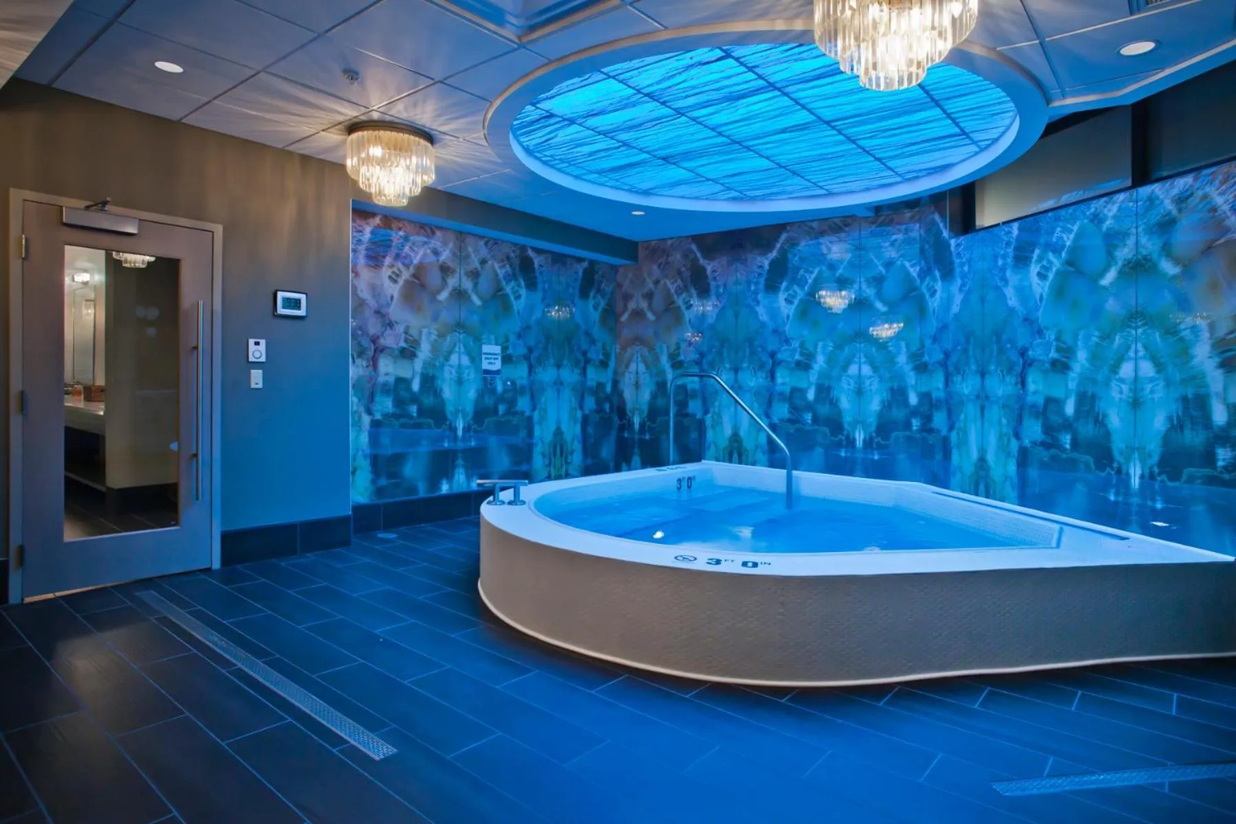 Hot Tub in Walker's Bluff Casino Resort