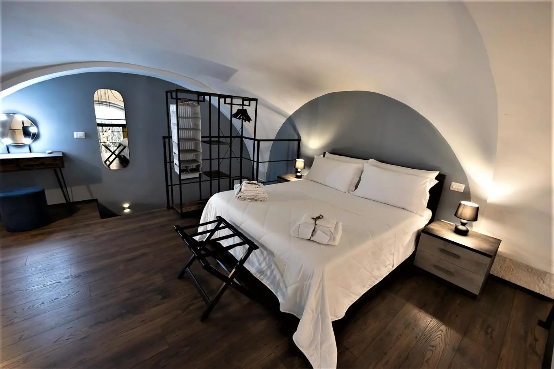 Bed in San Giacomo Loft Apartment