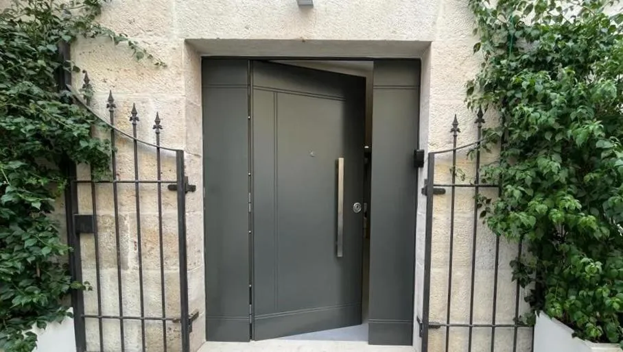 Facade/entrance in San Giacomo Loft Apartment