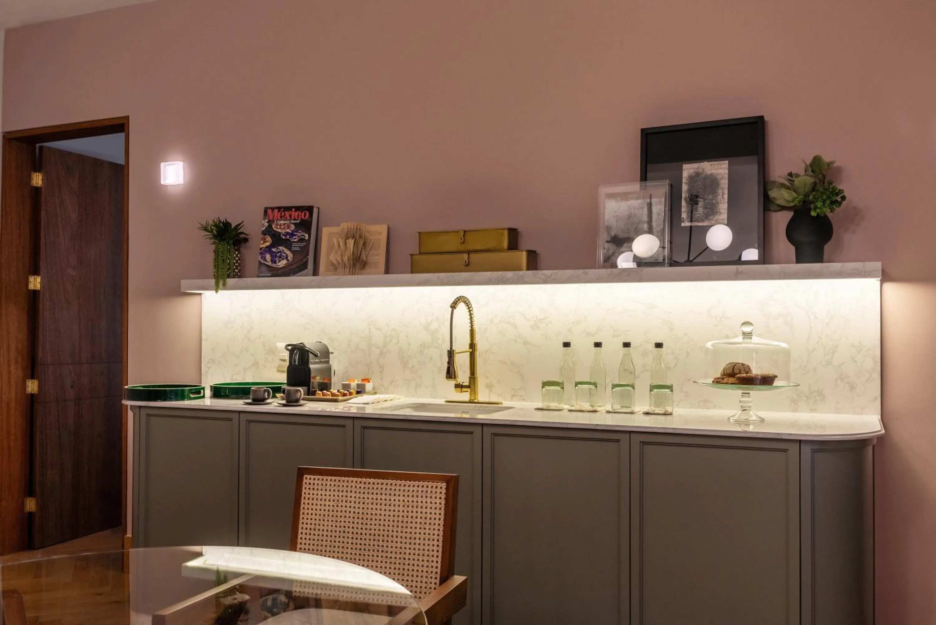 Communal lounge/ TV room in Casa Altata Hotel Boutique