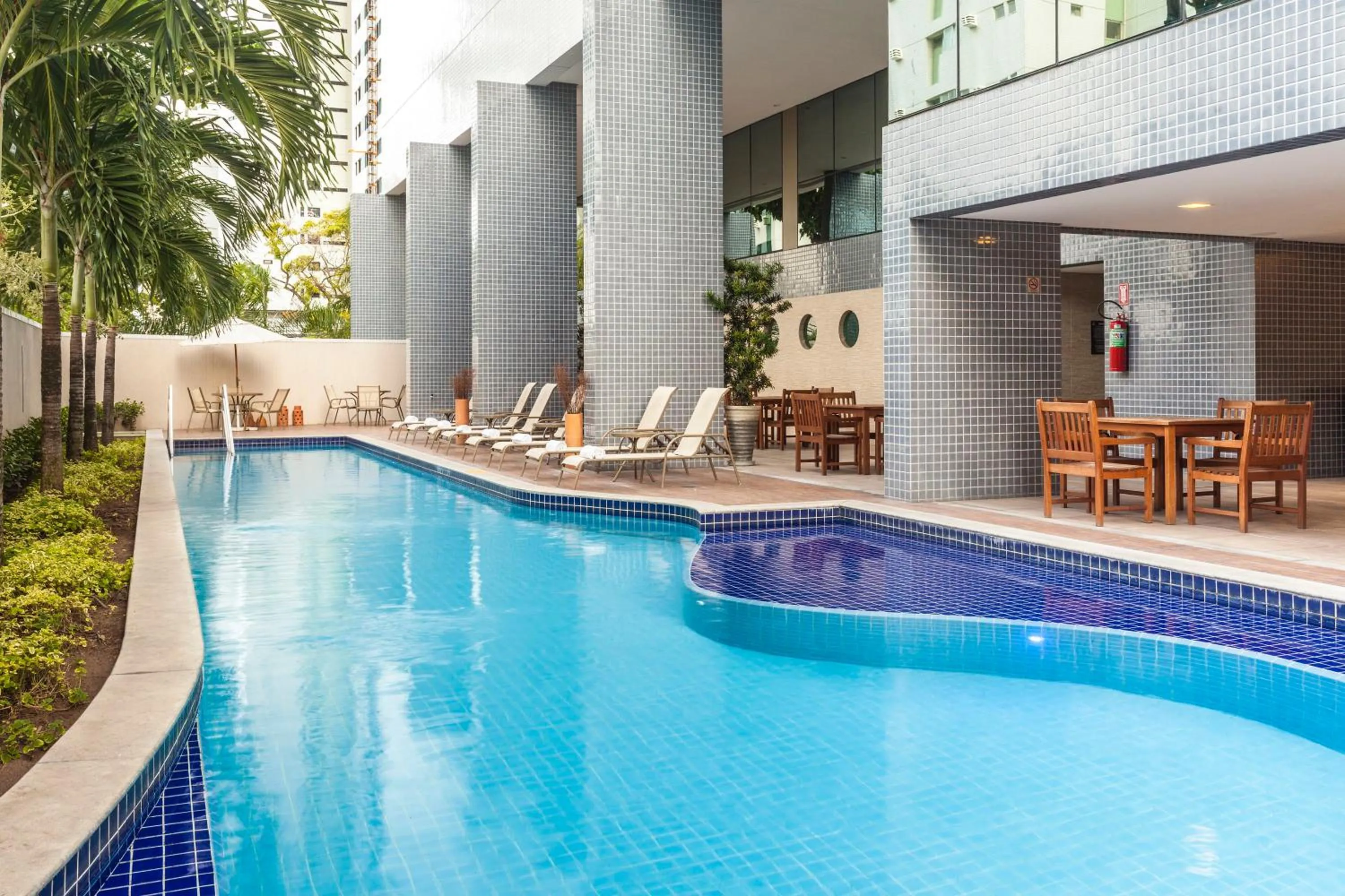 Swimming pool in Beach Class Convention By MAI