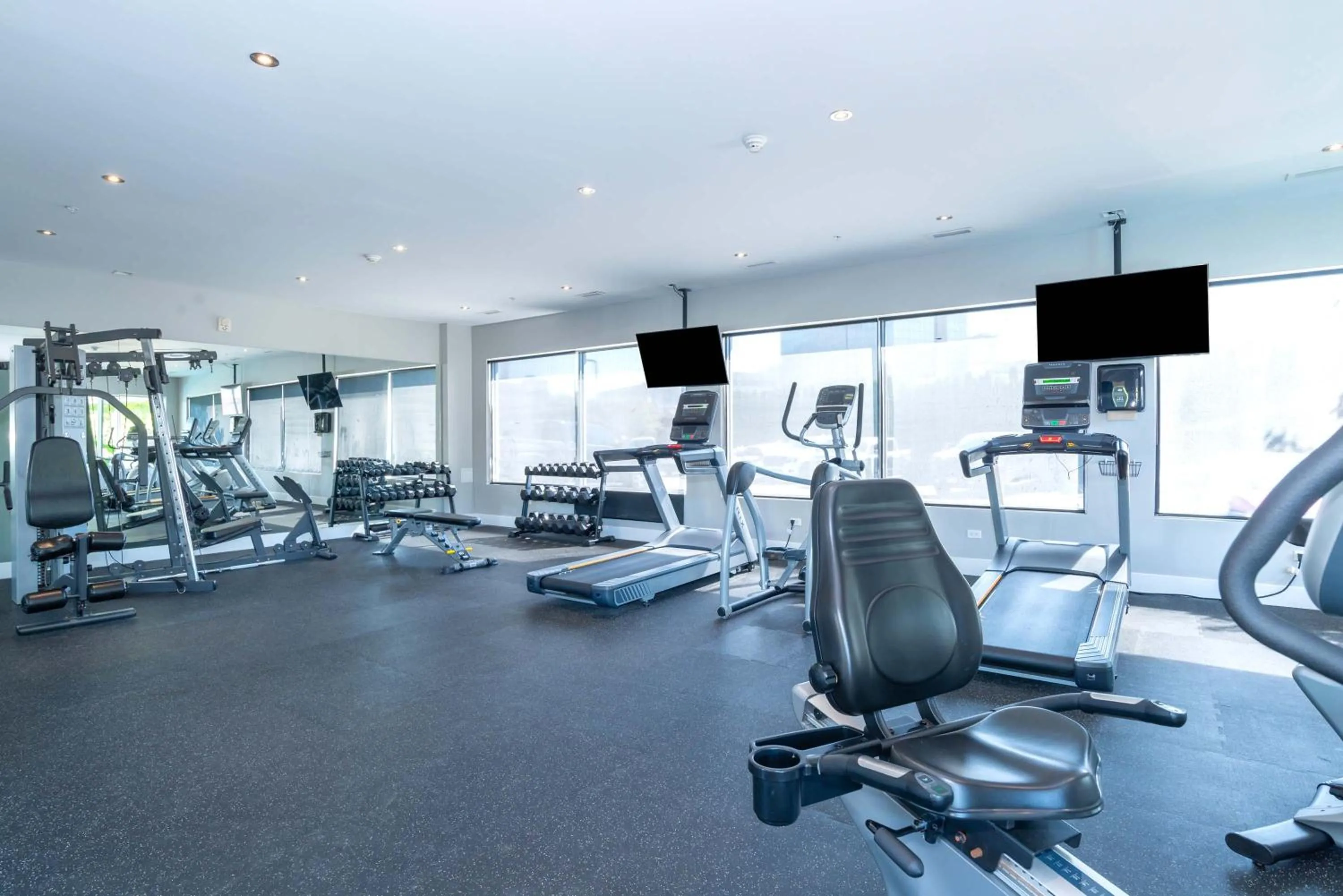Fitness centre/facilities in Sandman Signature Kamloops Hotel