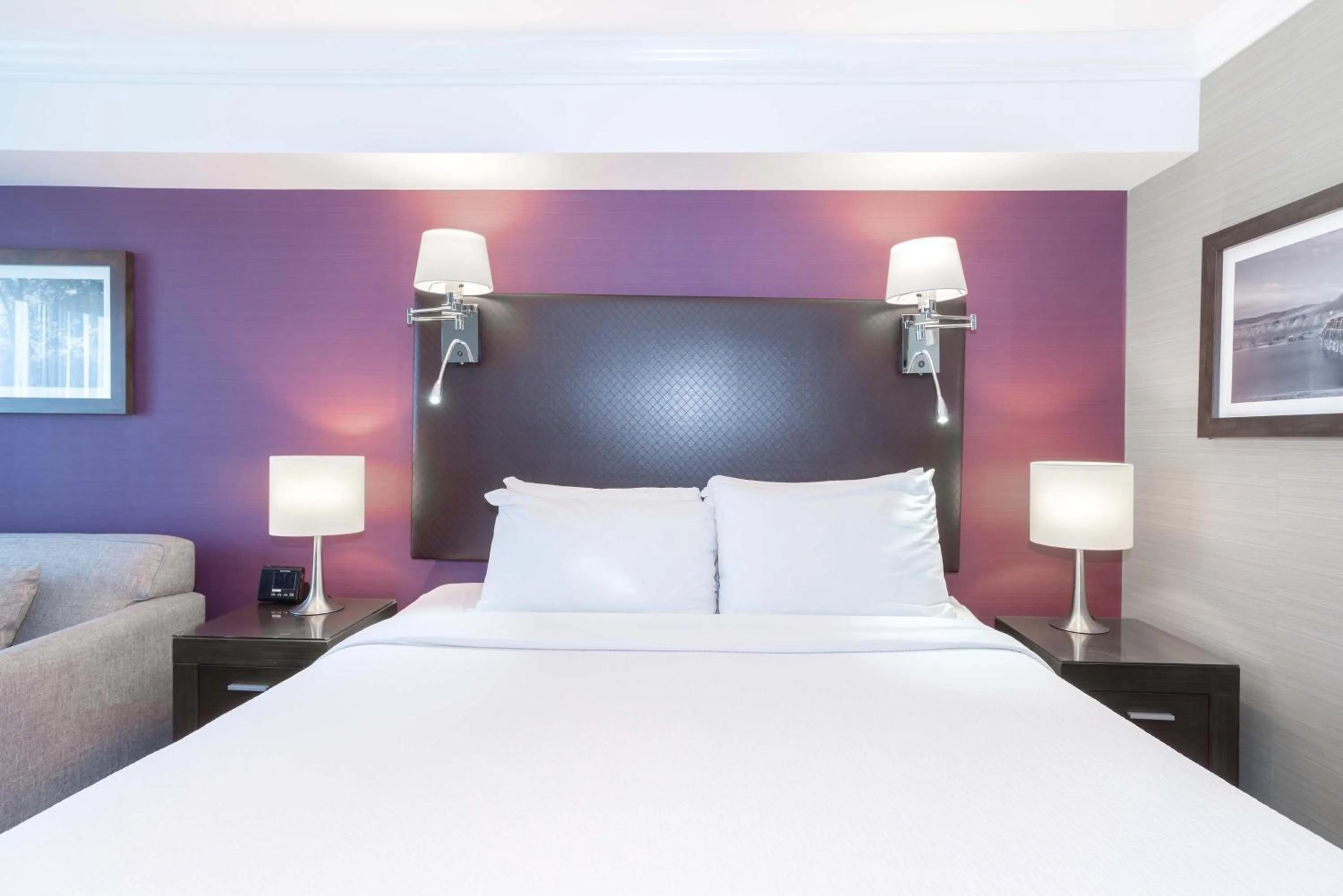 Photo of the whole room, Bed in Sandman Signature Kamloops Hotel