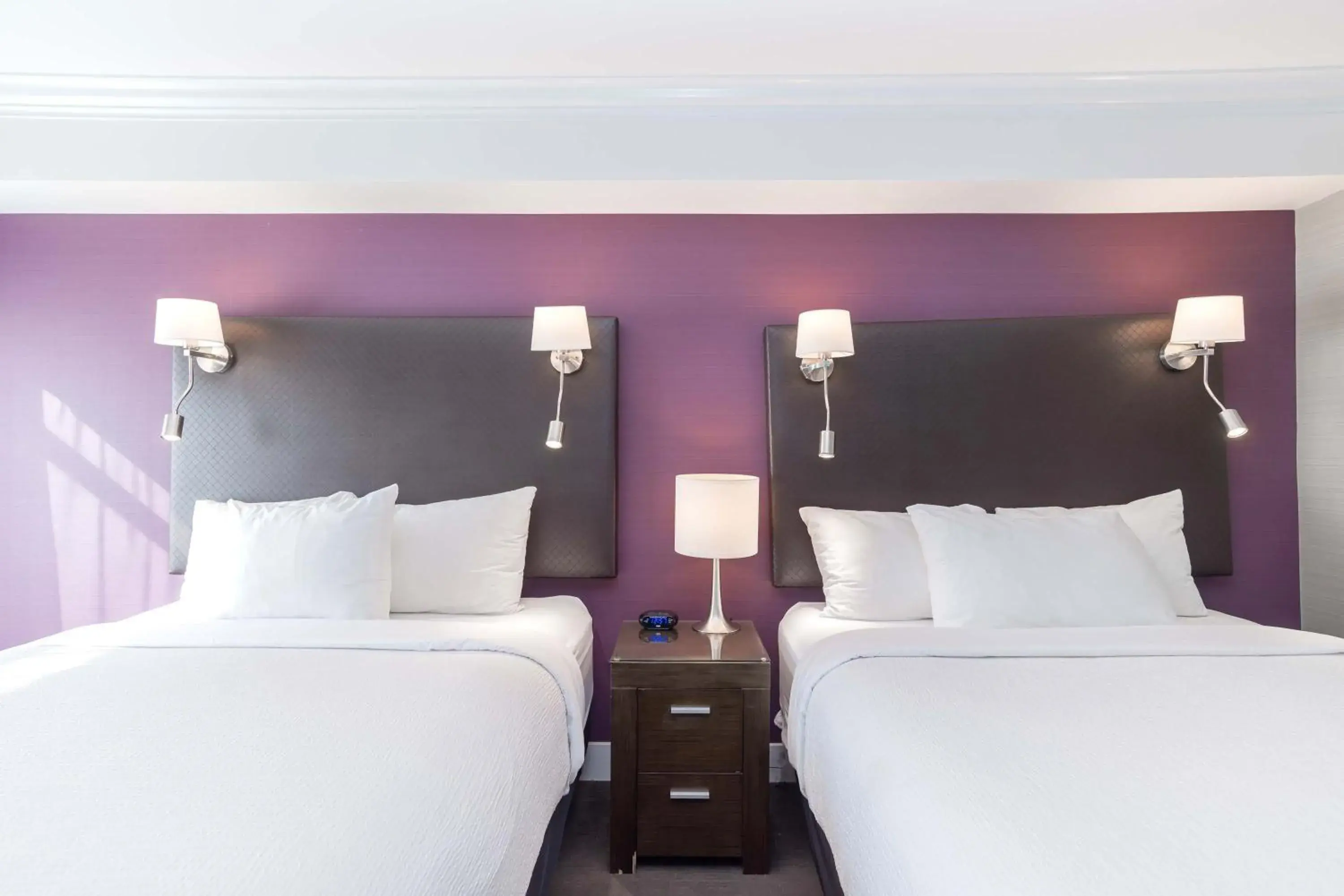 Photo of the whole room, Bed in Sandman Signature Kamloops Hotel Photo of the whole room, Bed in Sandman Signature Kamloops Hotel