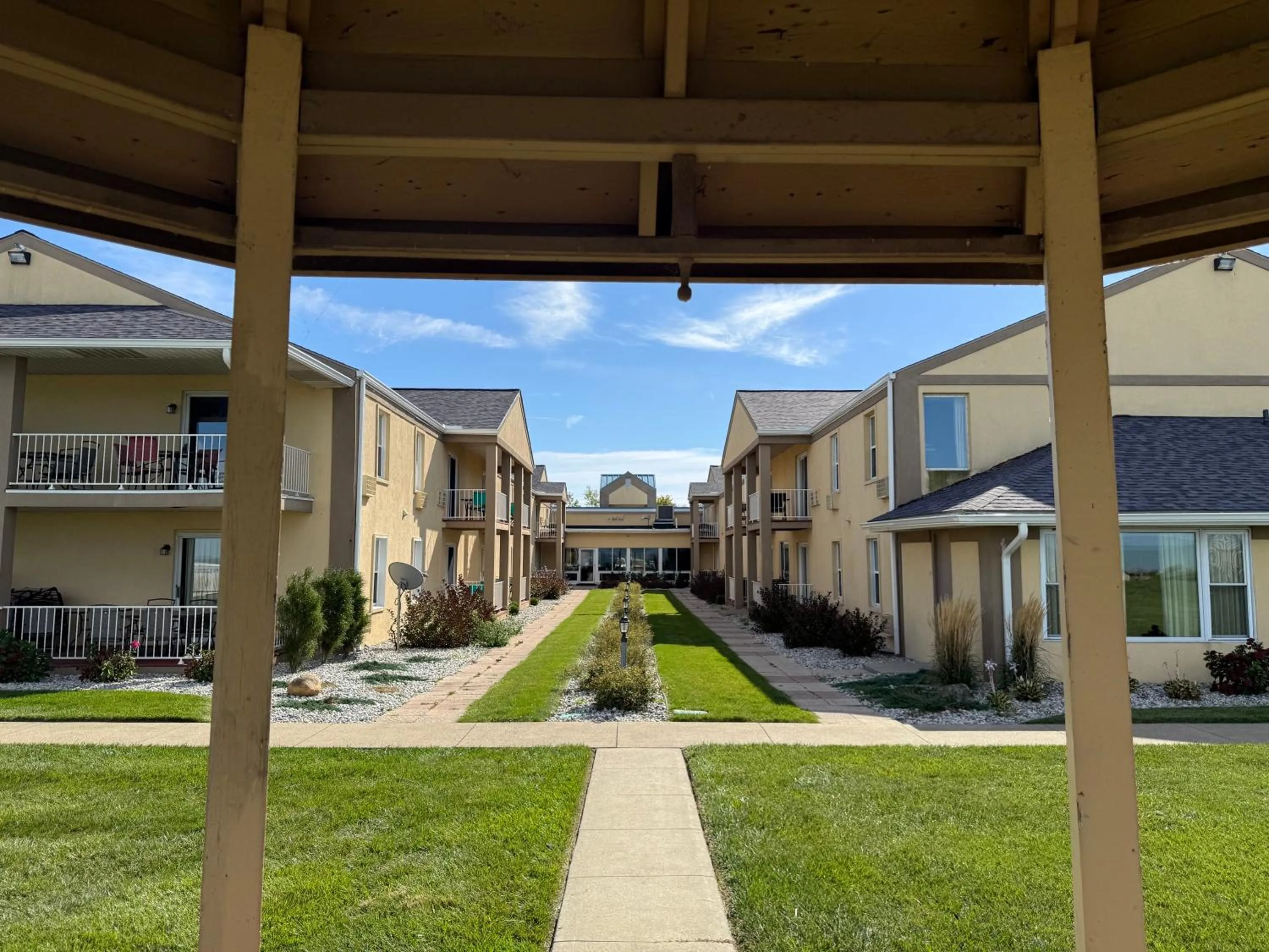 Clinton Inn & Suites