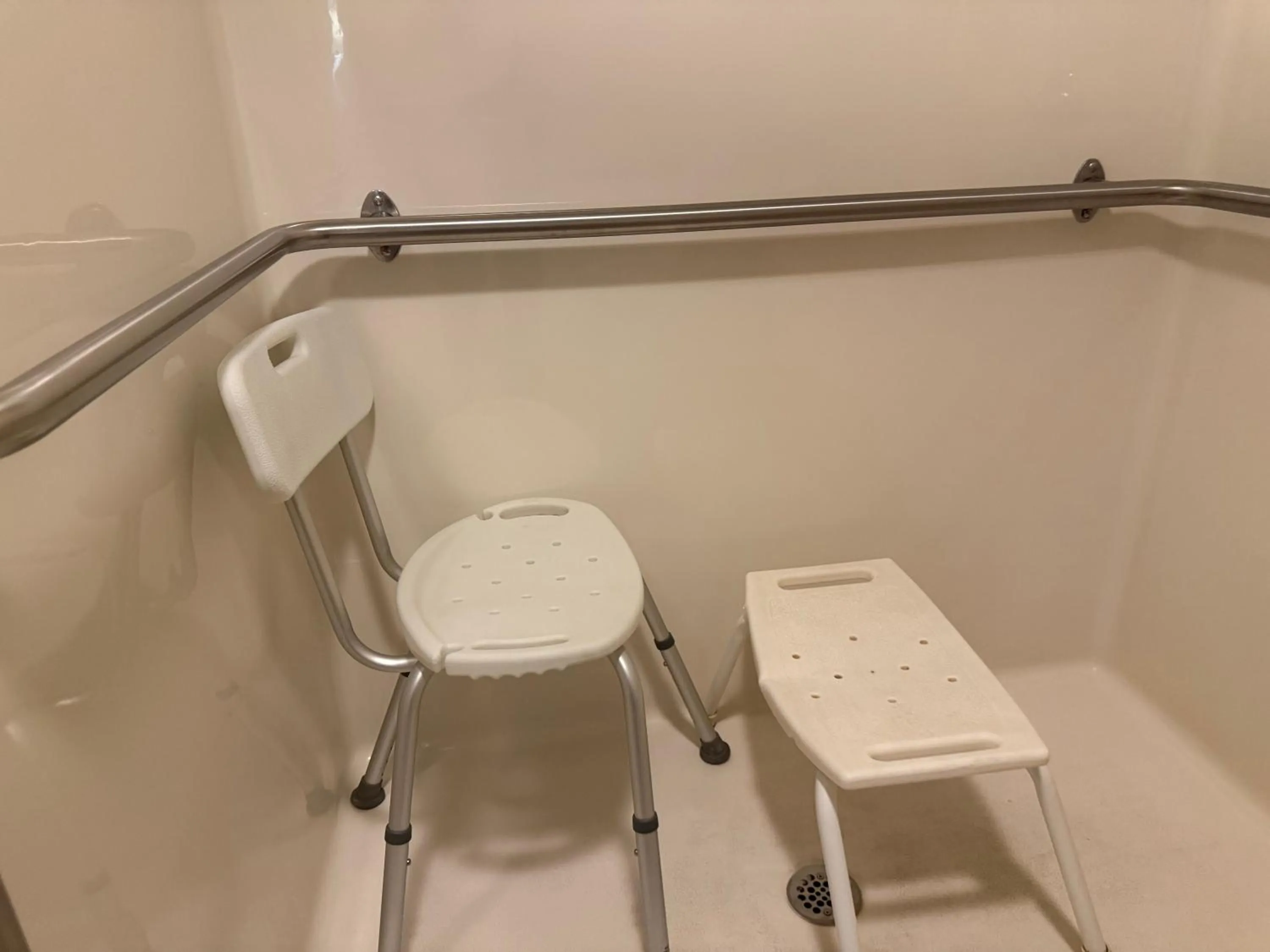 Clinton Inn & Suites