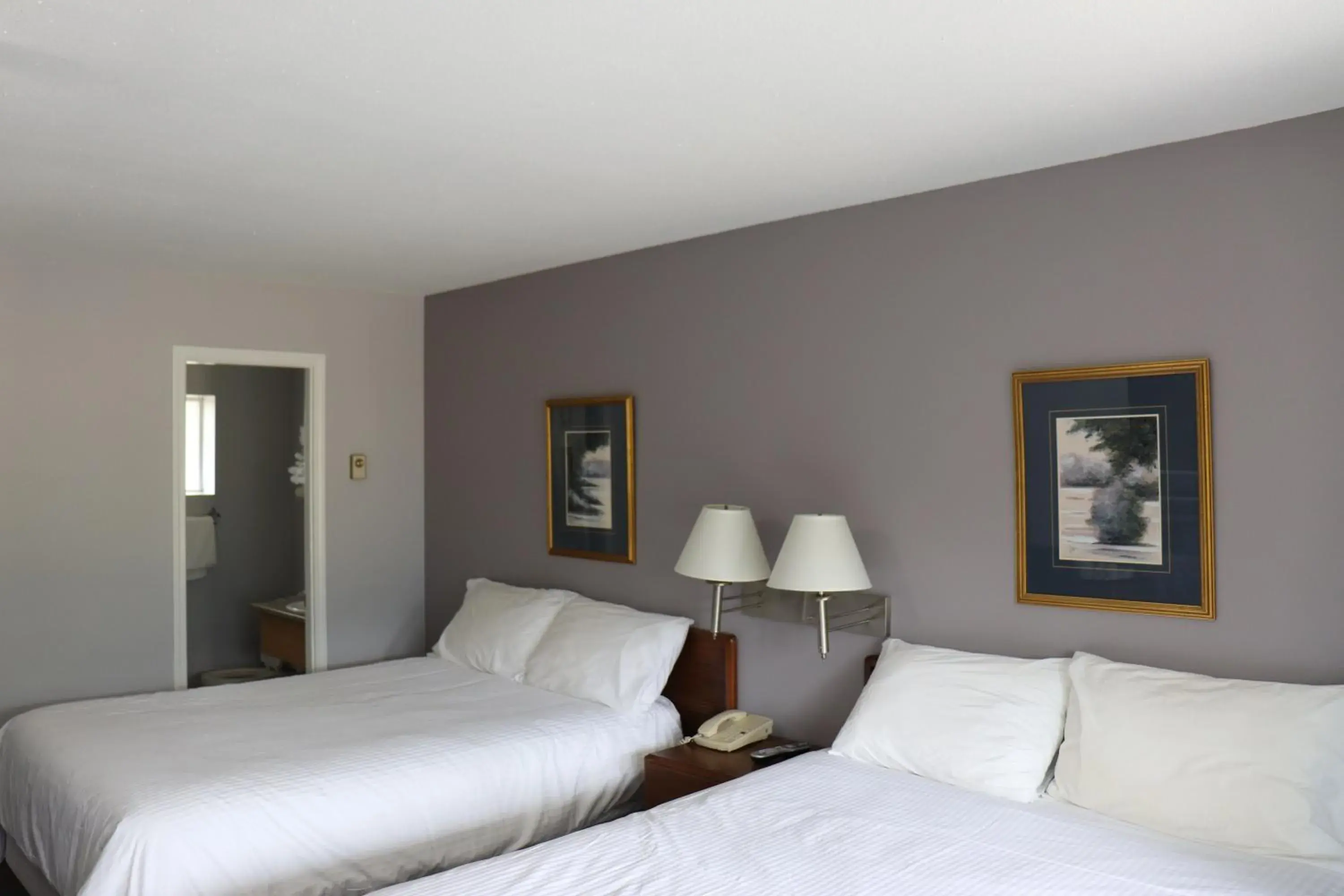 Standard Queen Room with Two Queen Beds in Clearwater Country Inn Standard Queen Room with Two Queen Beds in Clearwater Country Inn