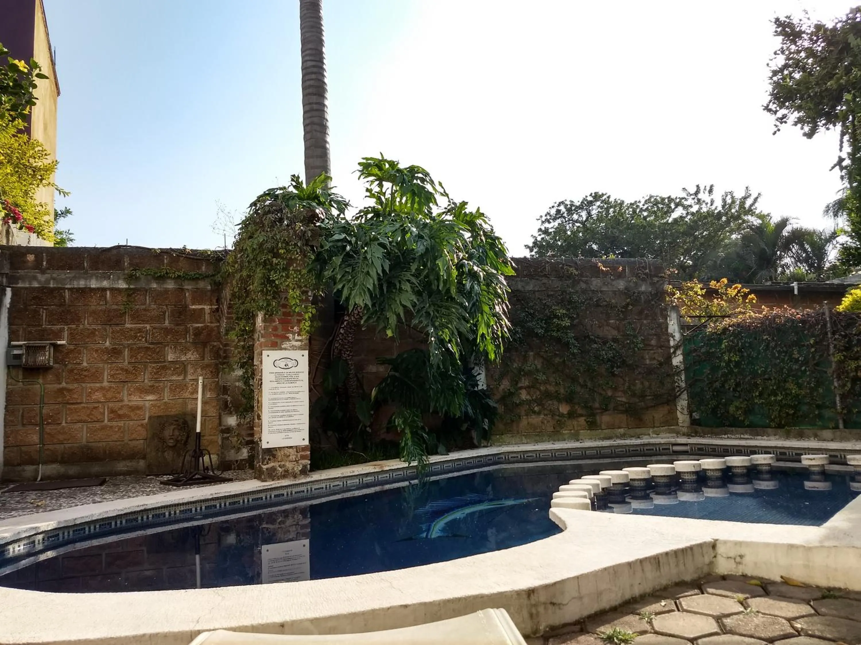 Swimming pool in Posada Cuallicochi