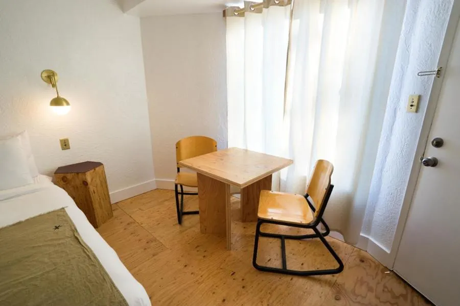 Seating area in Alamo Motel