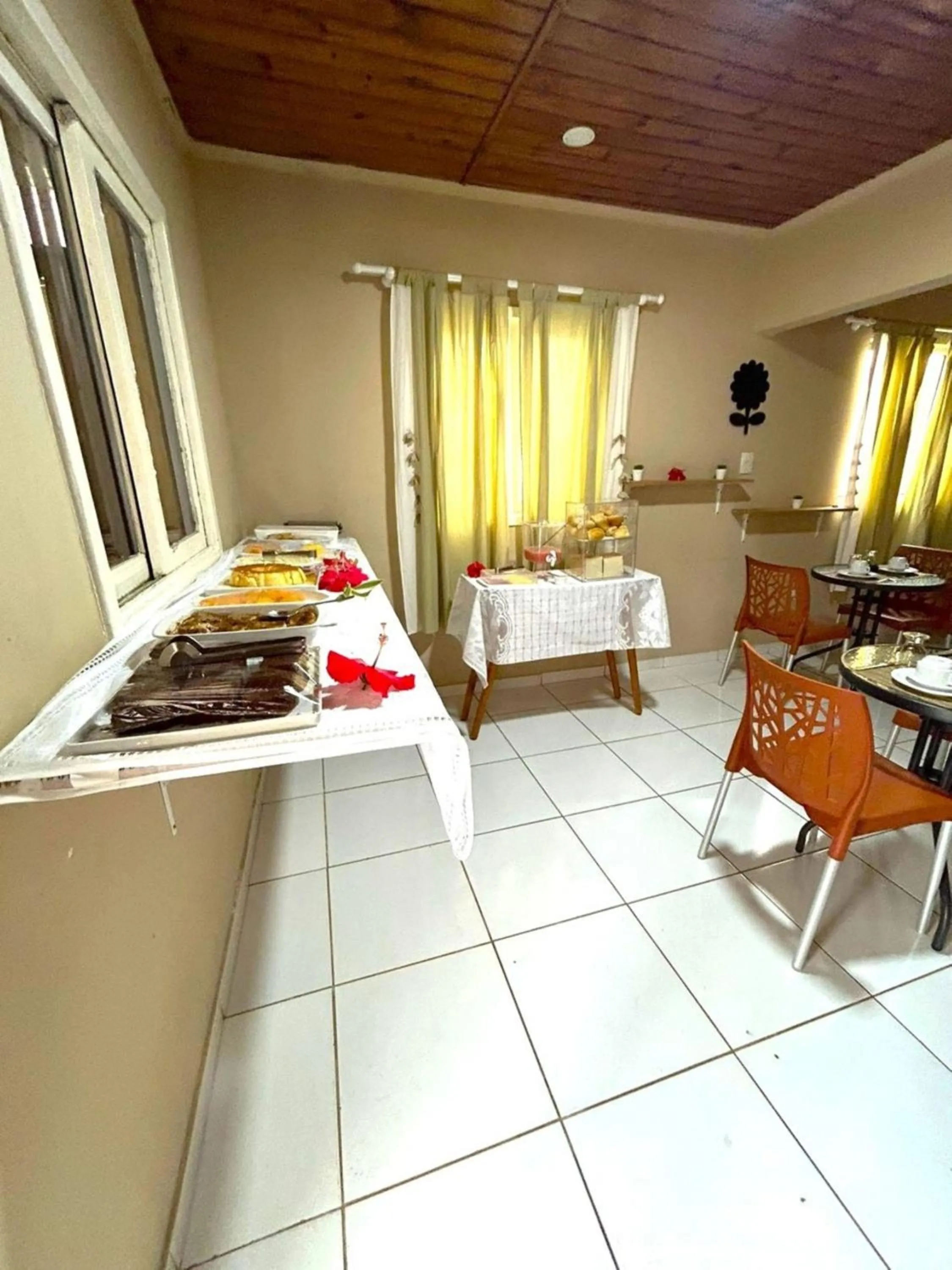 Buffet breakfast in Pousada do Trinta