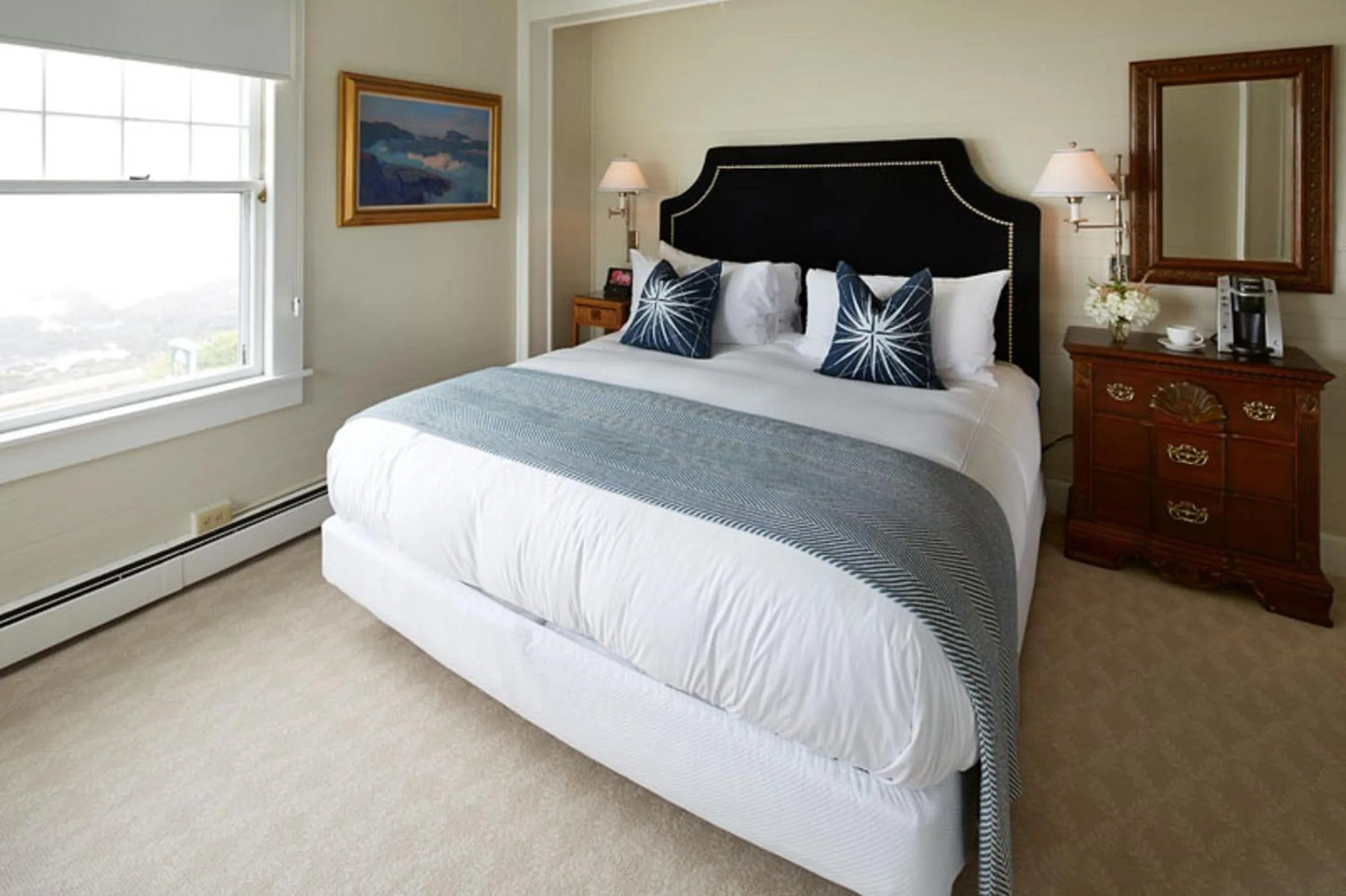 Bed in Cape Arundel Inn and Resort