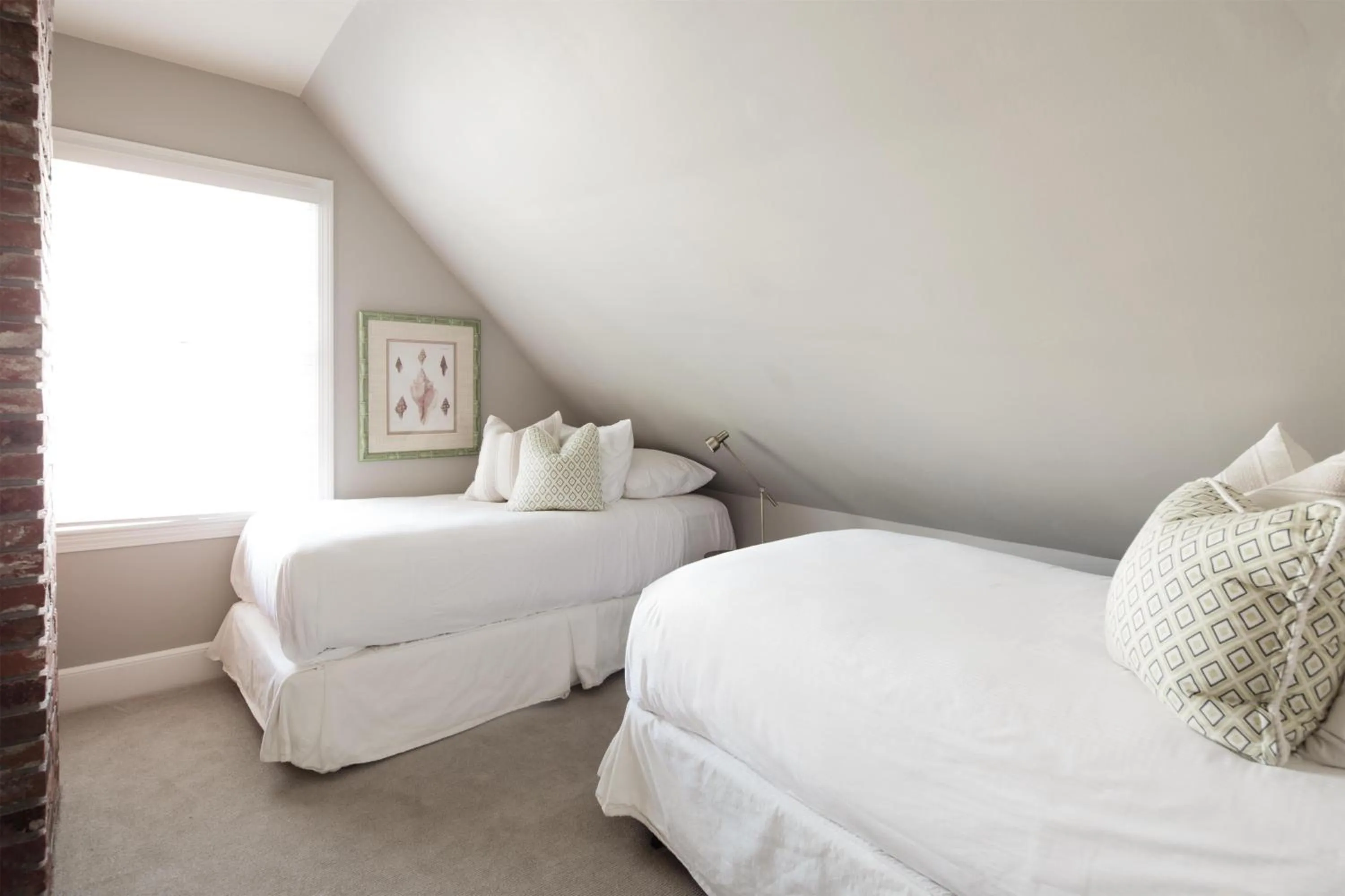 Photo of the whole room, Bed in Cape Arundel Inn and Resort