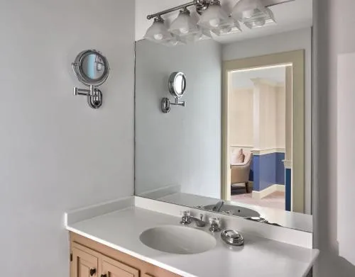 Bathroom in Cape Arundel Inn and Resort