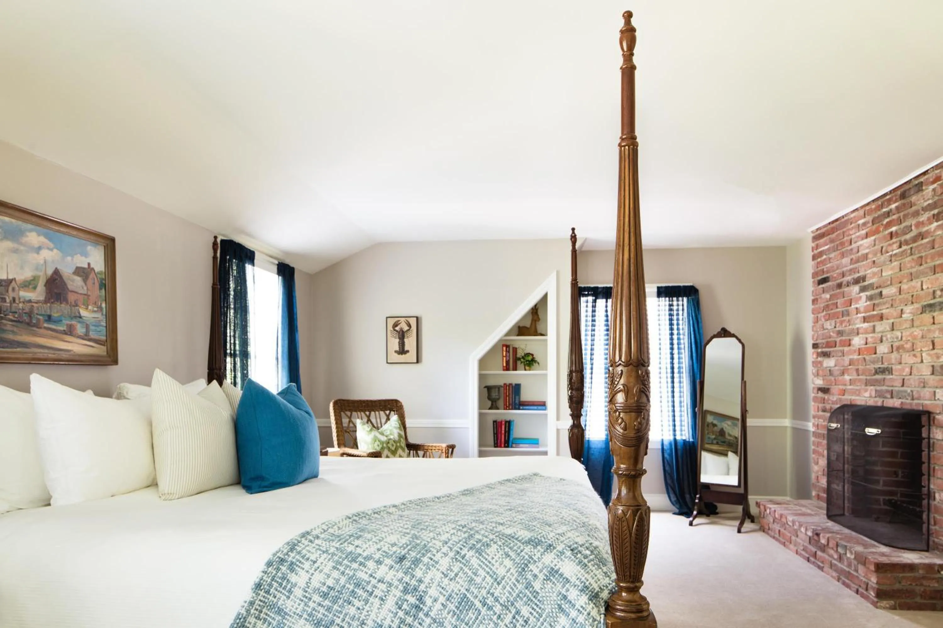 Photo of the whole room, Bed in Cape Arundel Inn and Resort