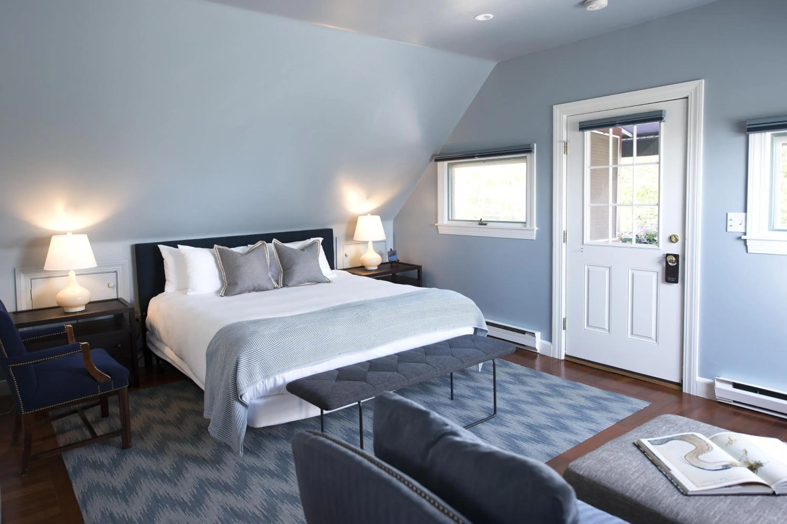 Photo of the whole room, Bed in Cape Arundel Inn and Resort