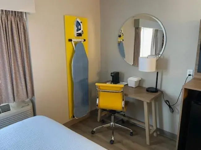 Queen Room with Two Queen Beds - Non-Smoking in Days Inn by Wyndham Ames Queen Room with Two Queen Beds - Non-Smoking in Days Inn by Wyndham Ames