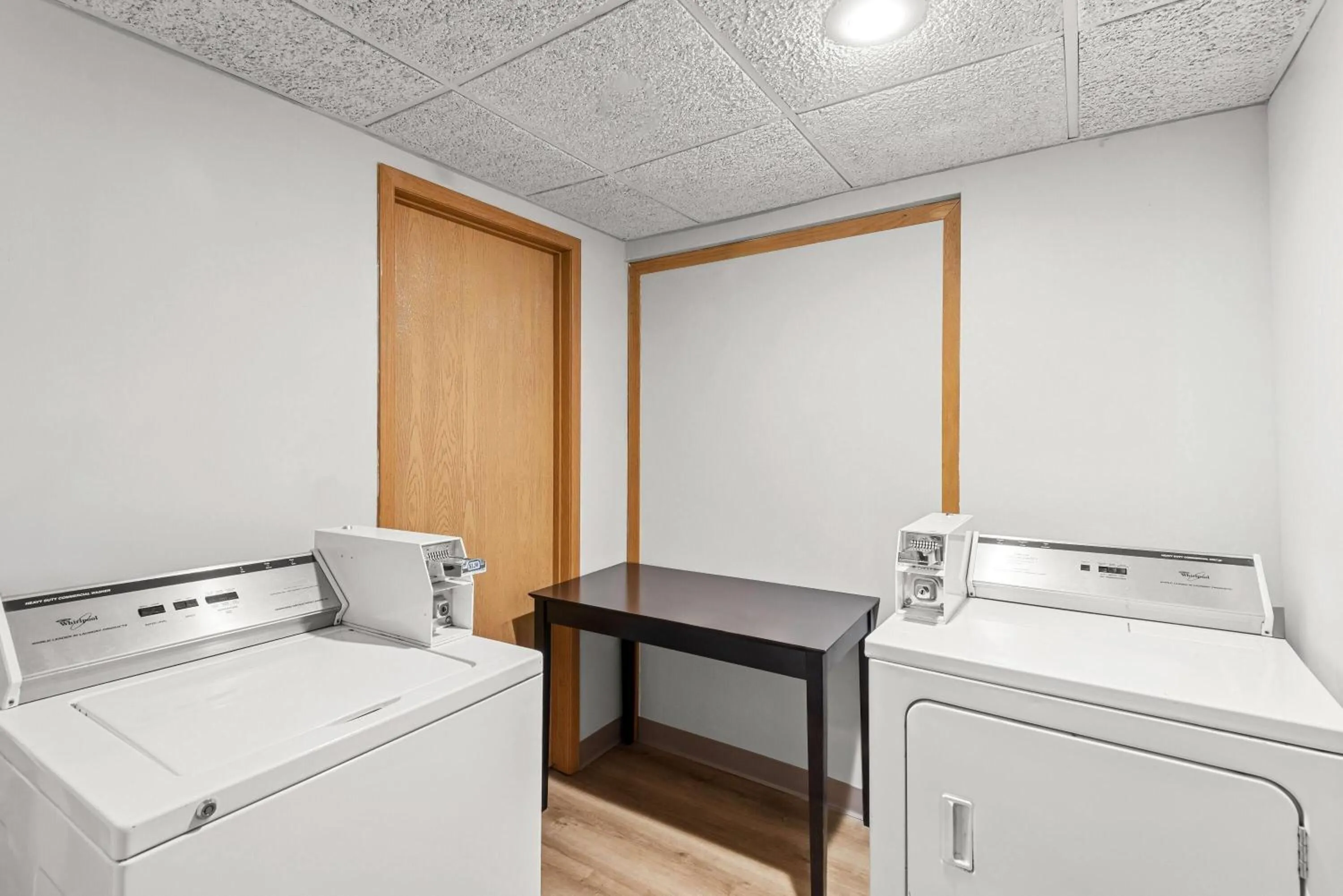 On site, Bed in Days Inn by Wyndham Ames