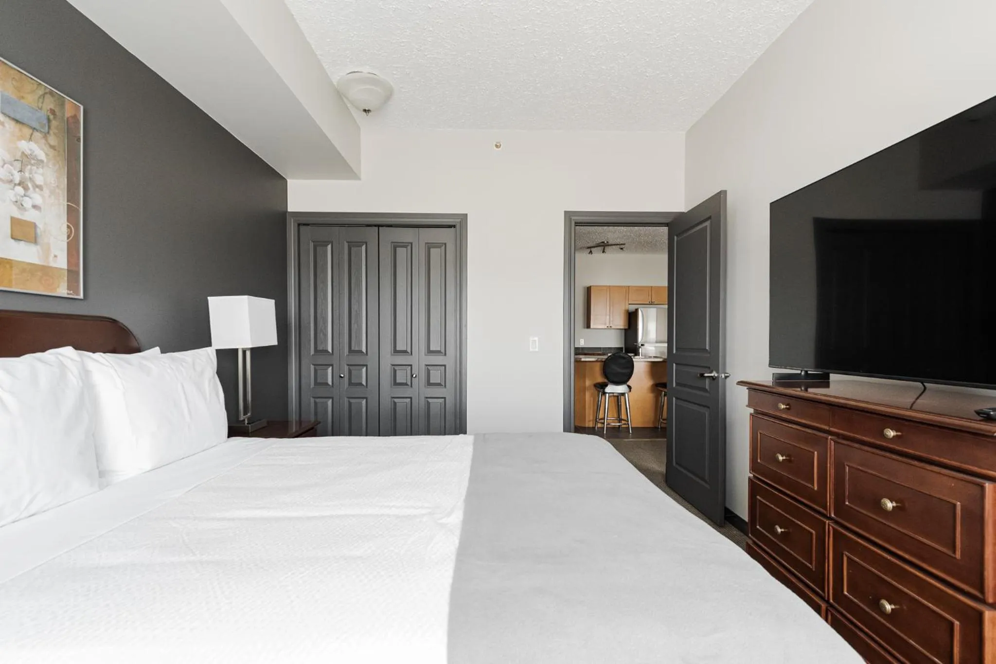 Bedroom, Bed in Premier Residence - Fort McMurray