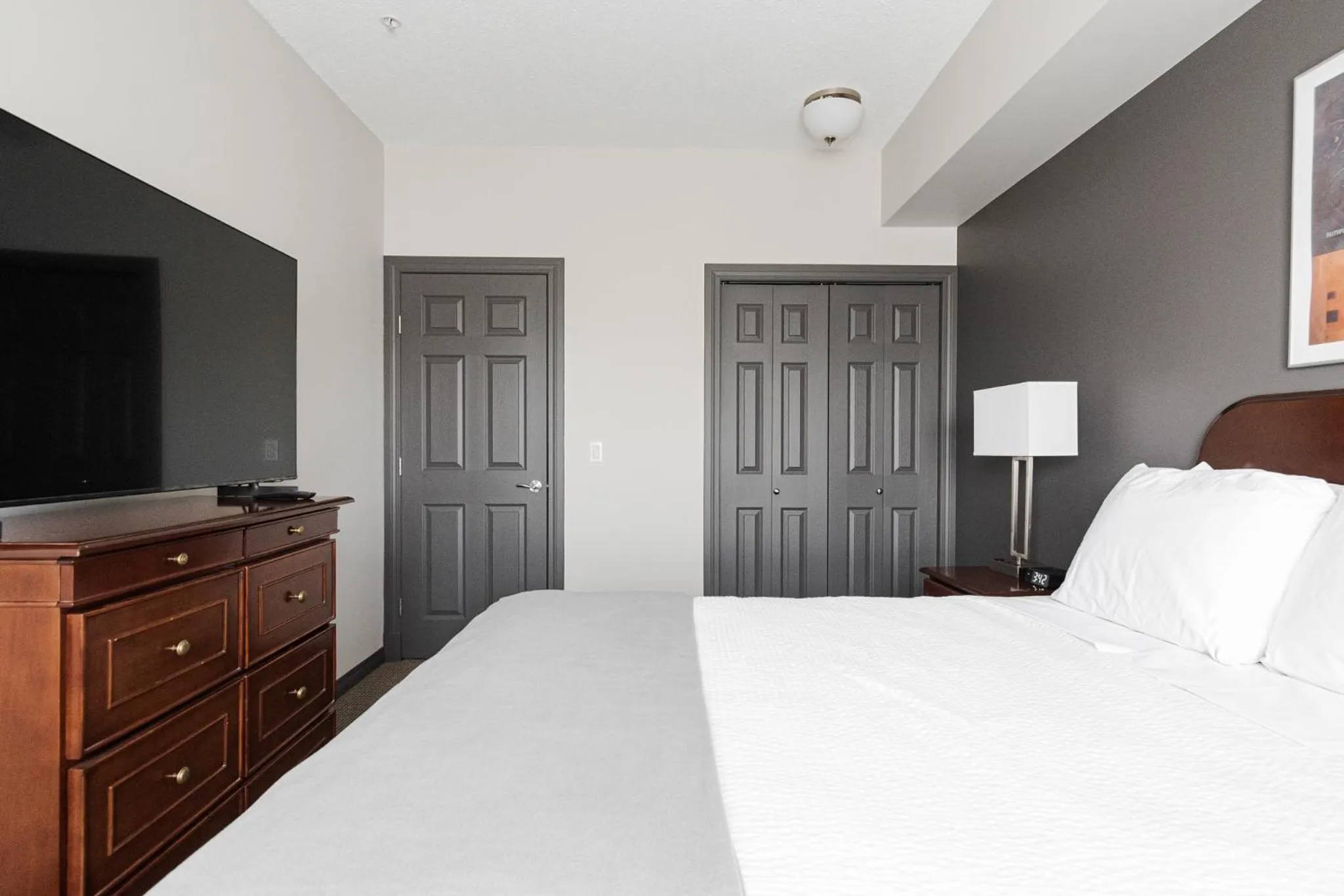 Bedroom, Bed in Premier Residence - Fort McMurray