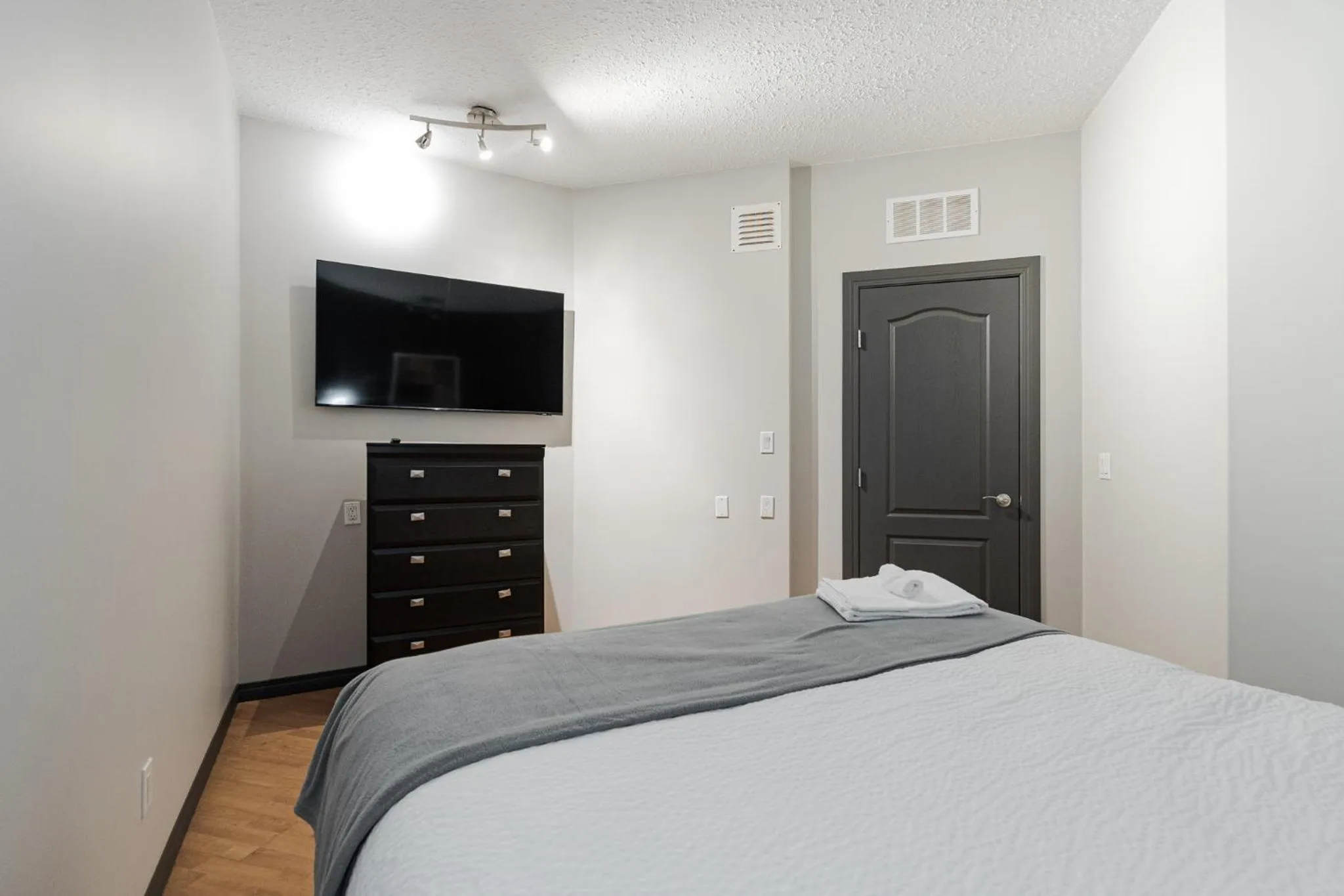 Bedroom, Bed in Premier Residence - Fort McMurray