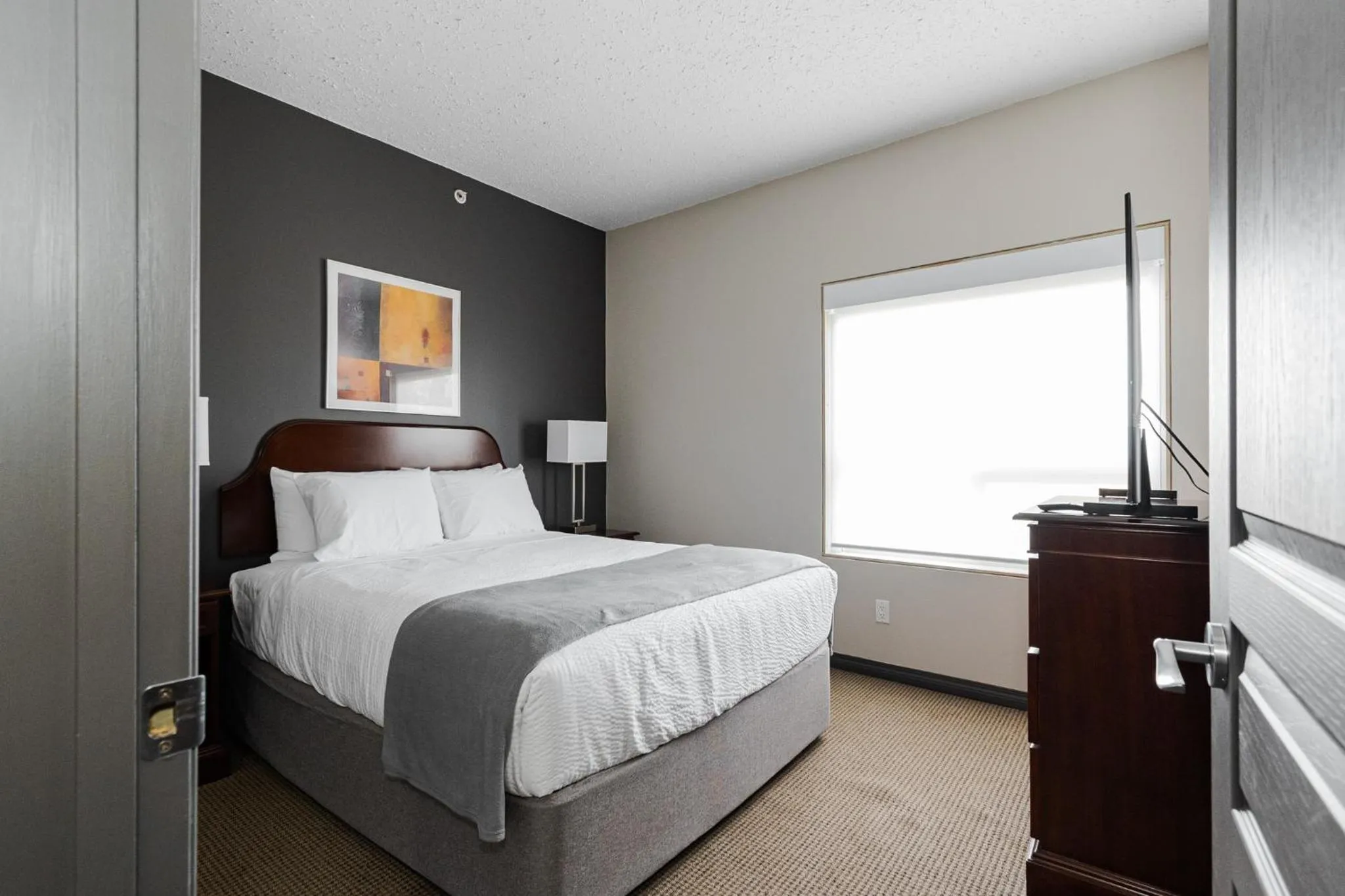 Bedroom, Bed in Premier Residence - Fort McMurray