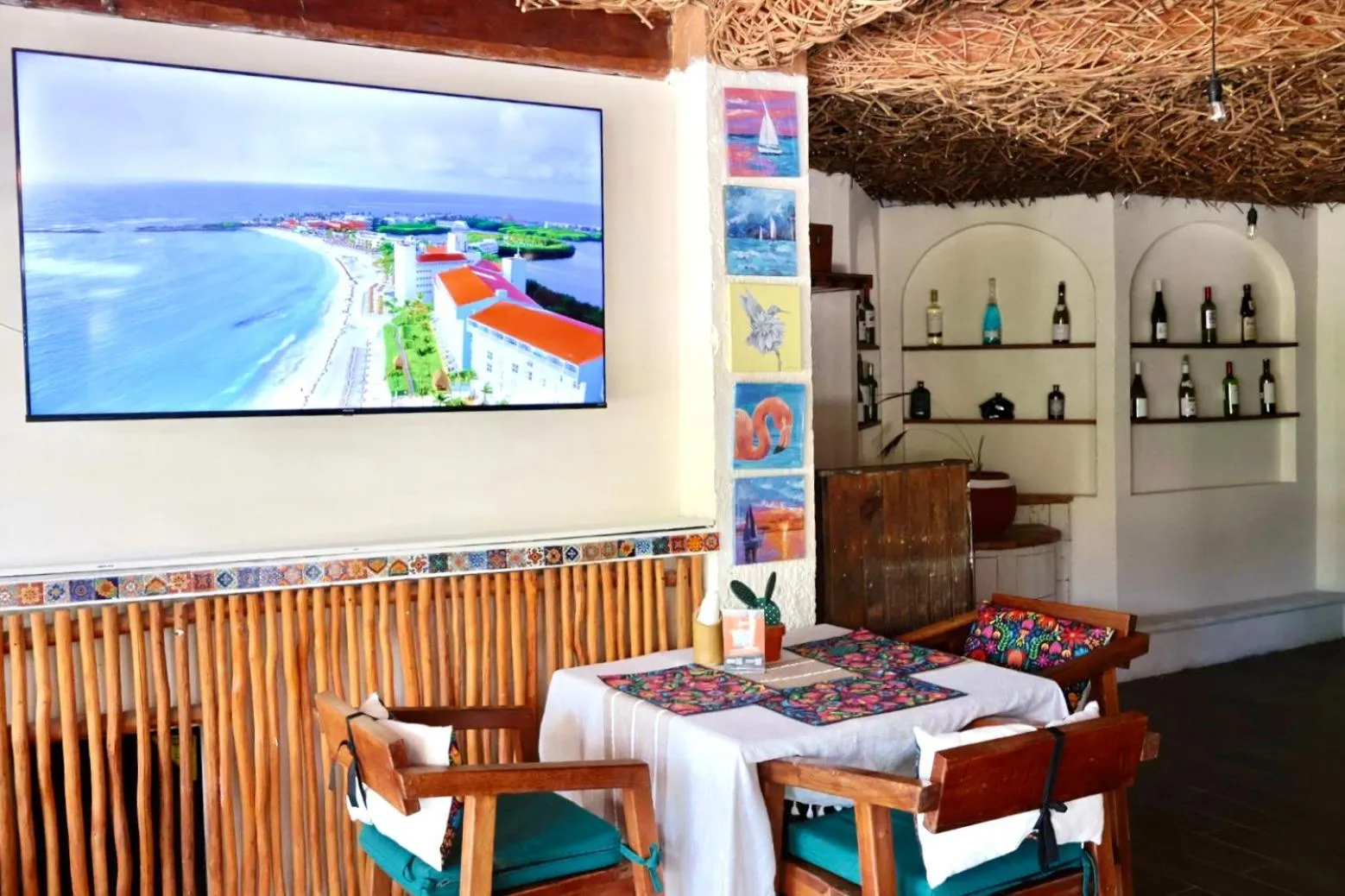 Restaurant/places to eat in Mezcal Hotel