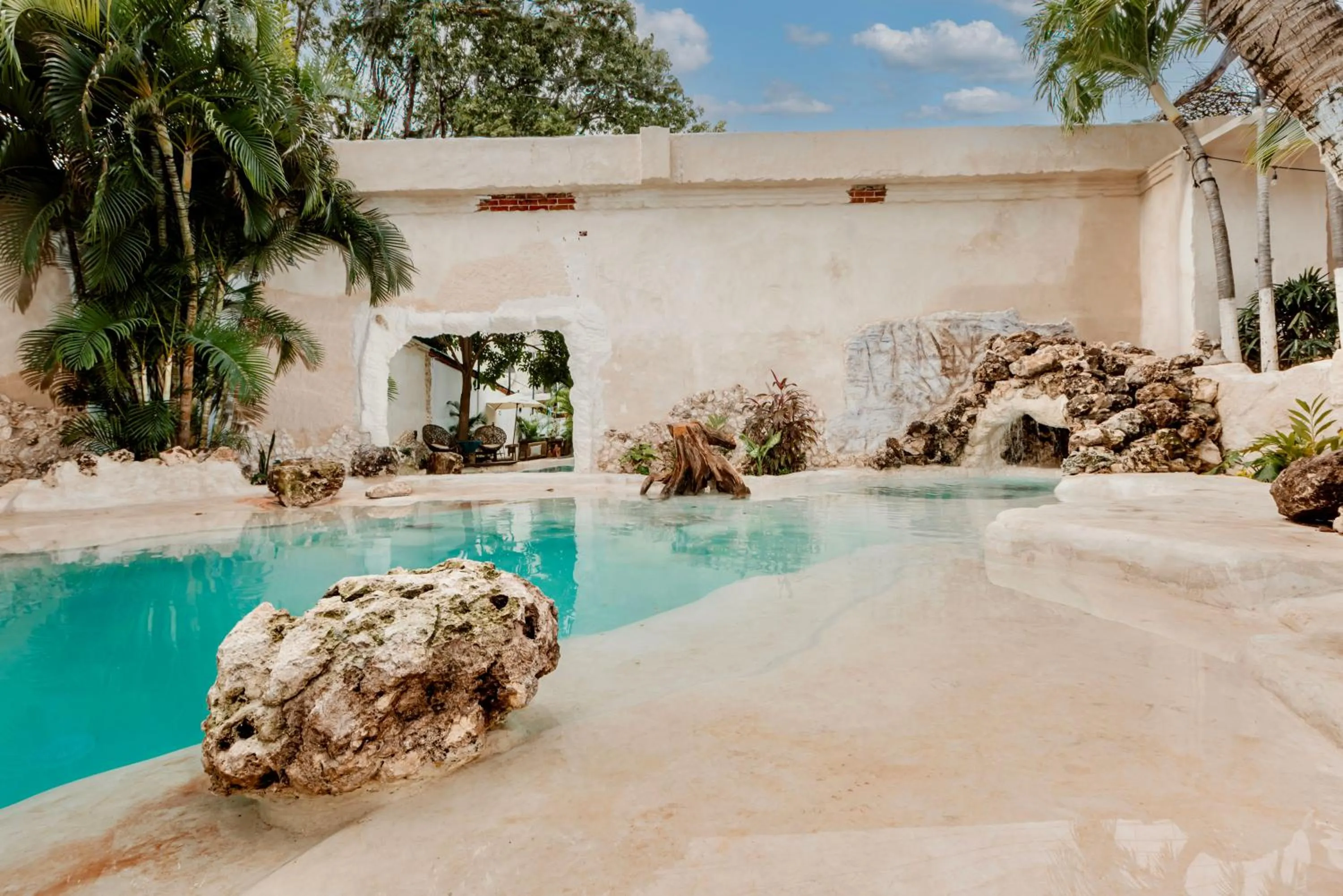 Swimming pool in Mezcal Hotel