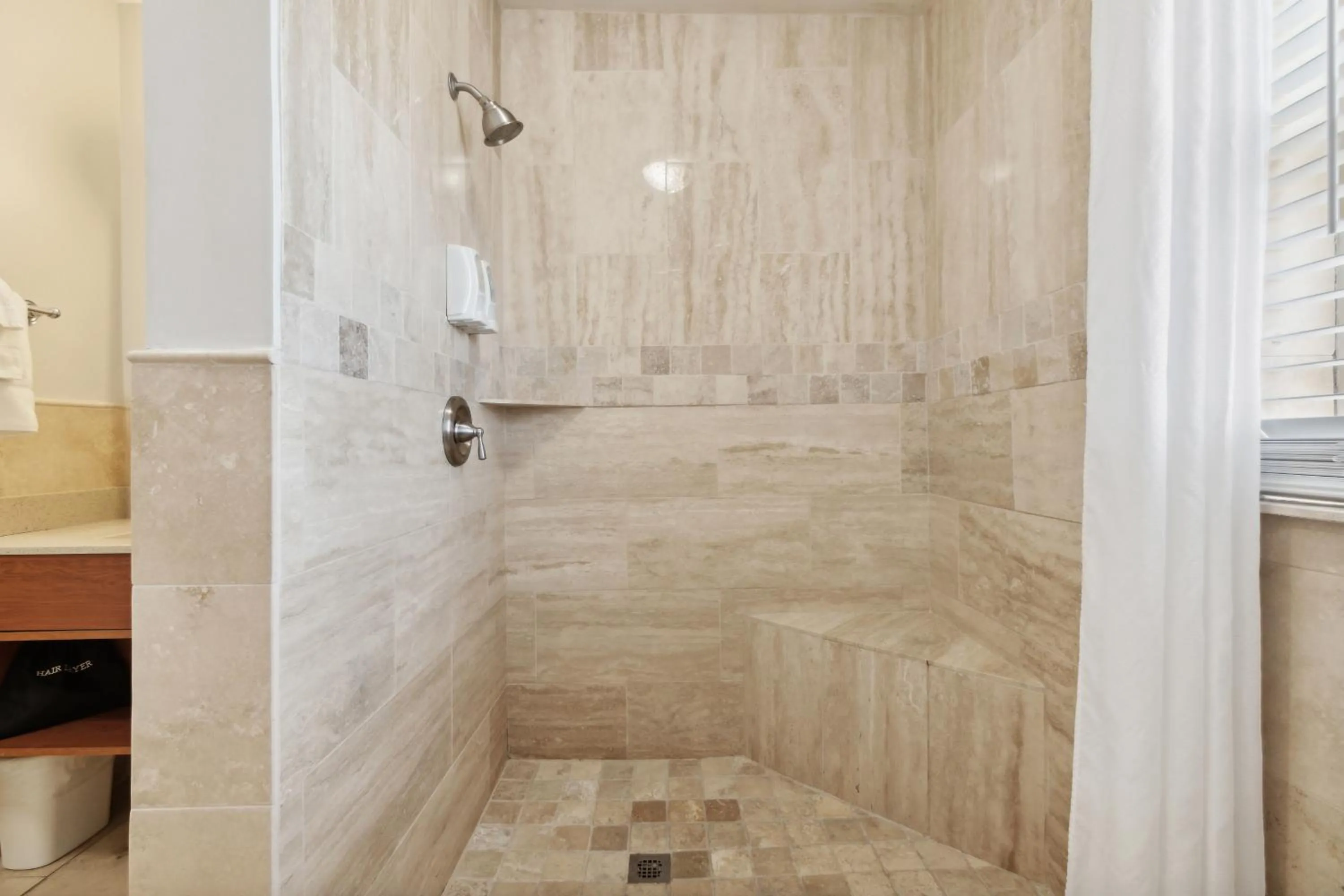 Shower in Seahorse Oceanfront Inn