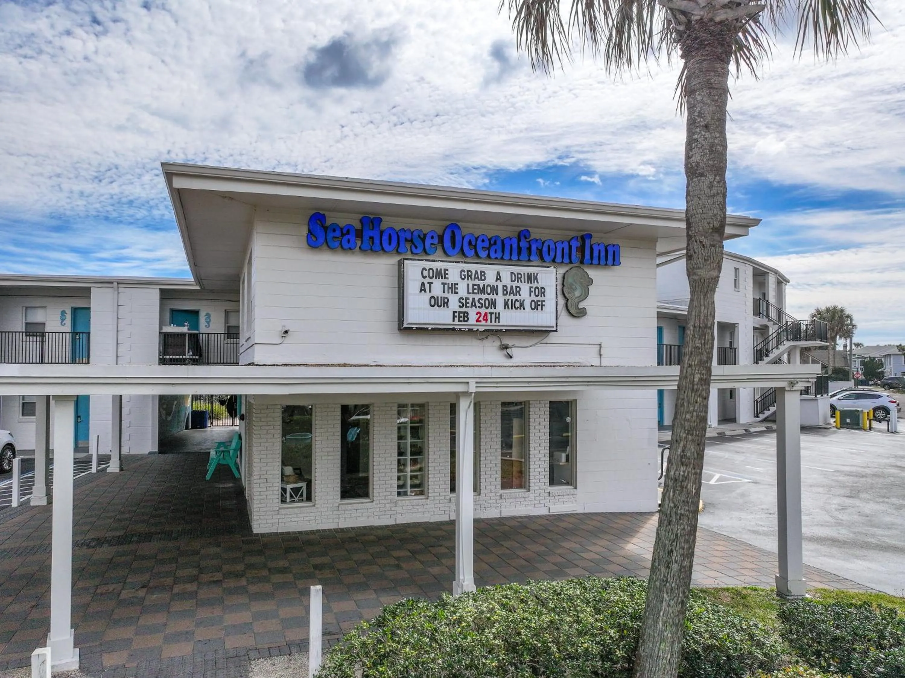 Property building in Seahorse Oceanfront Inn