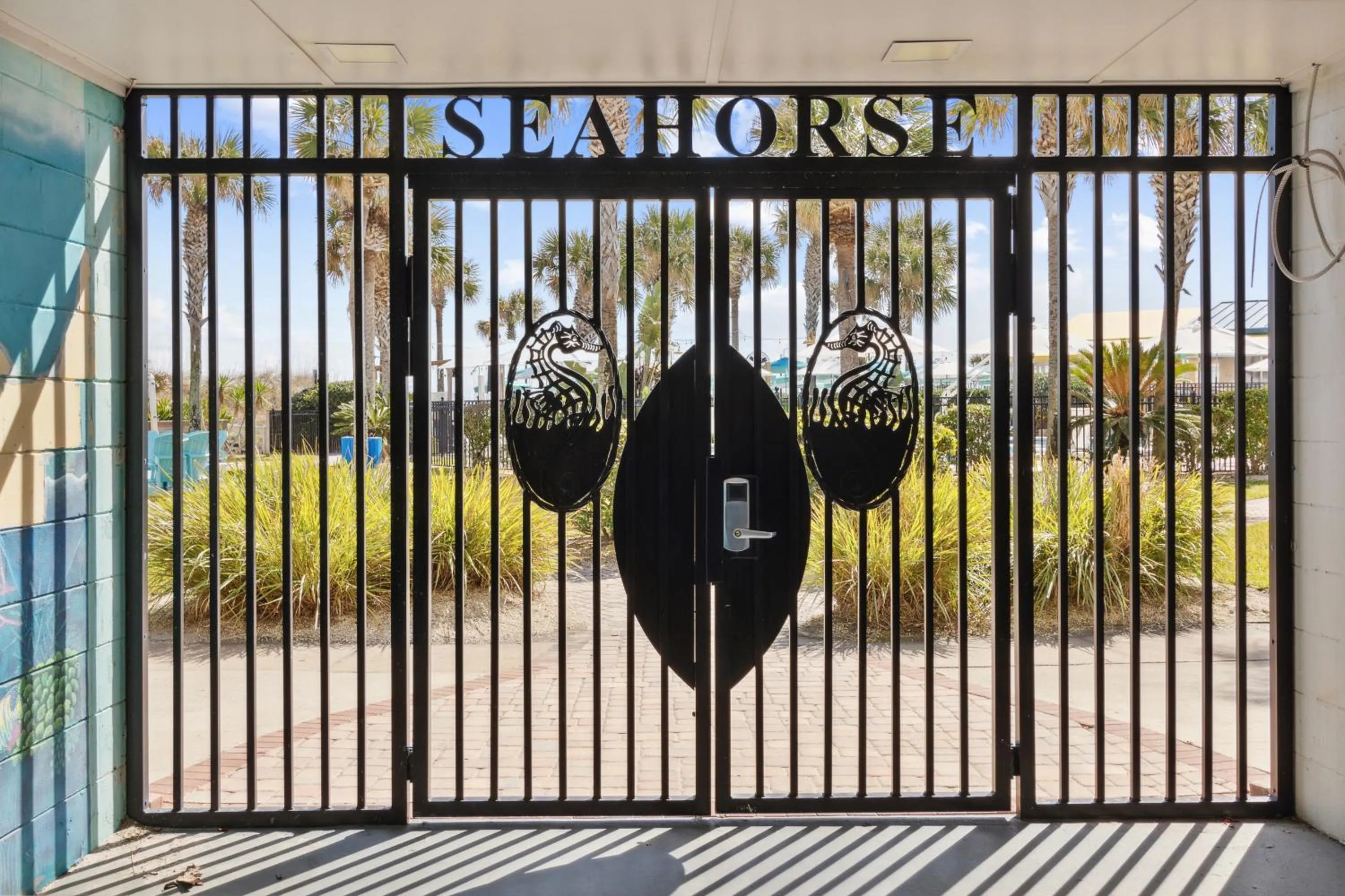 Logo/Certificate/Sign in Seahorse Oceanfront Inn