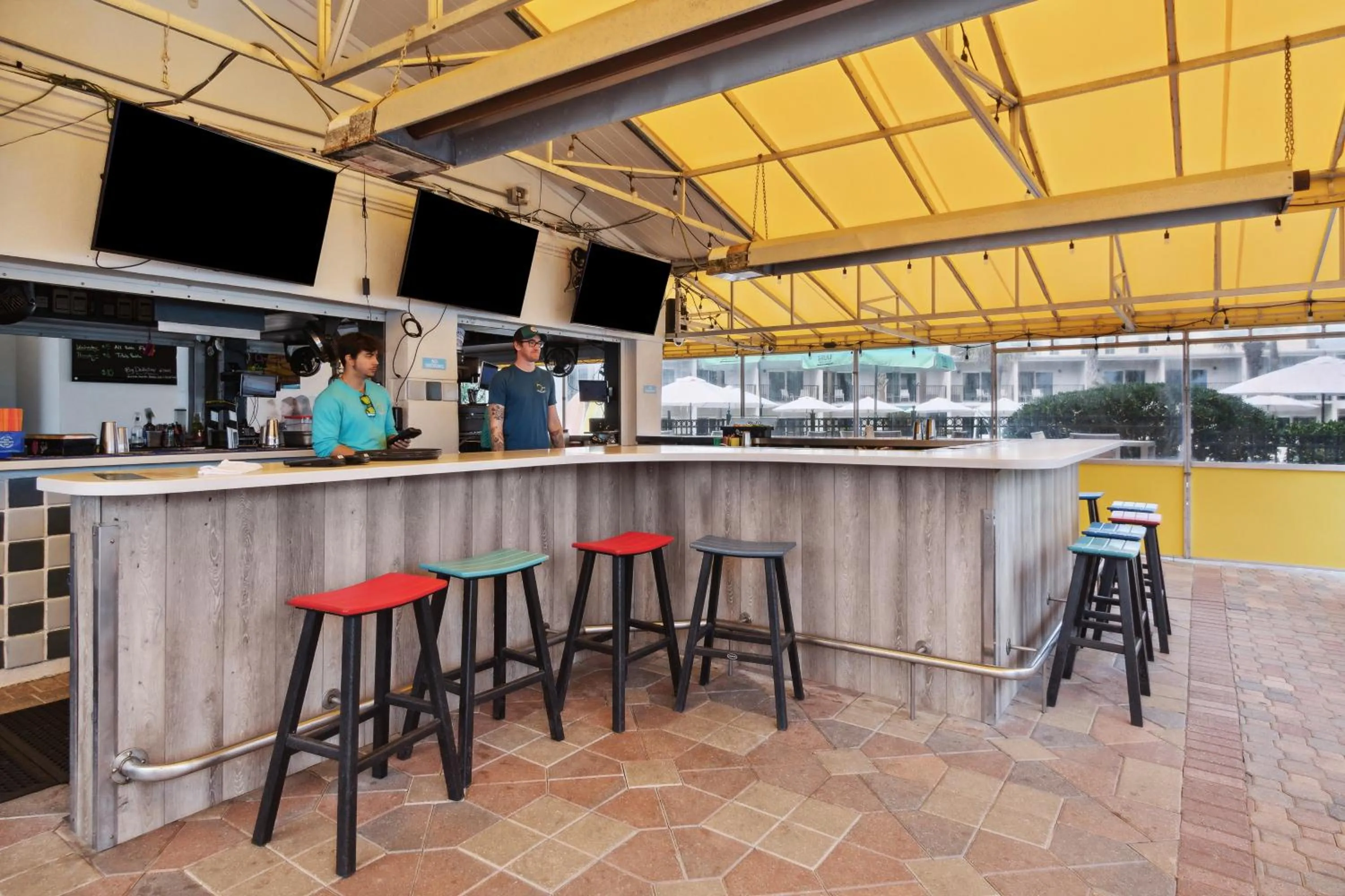 Restaurant/places to eat in Seahorse Oceanfront Inn