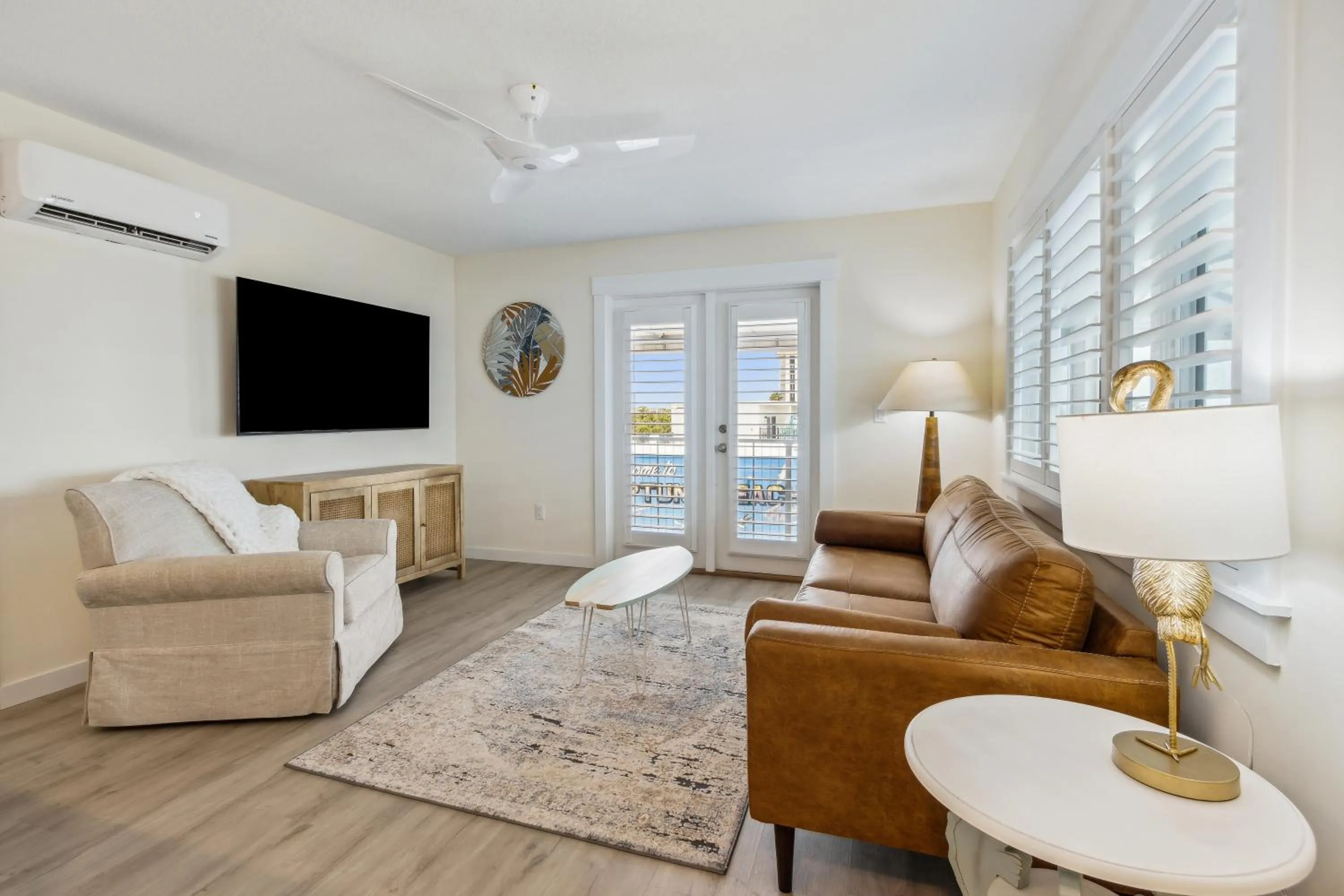 Living room in Seahorse Oceanfront Inn