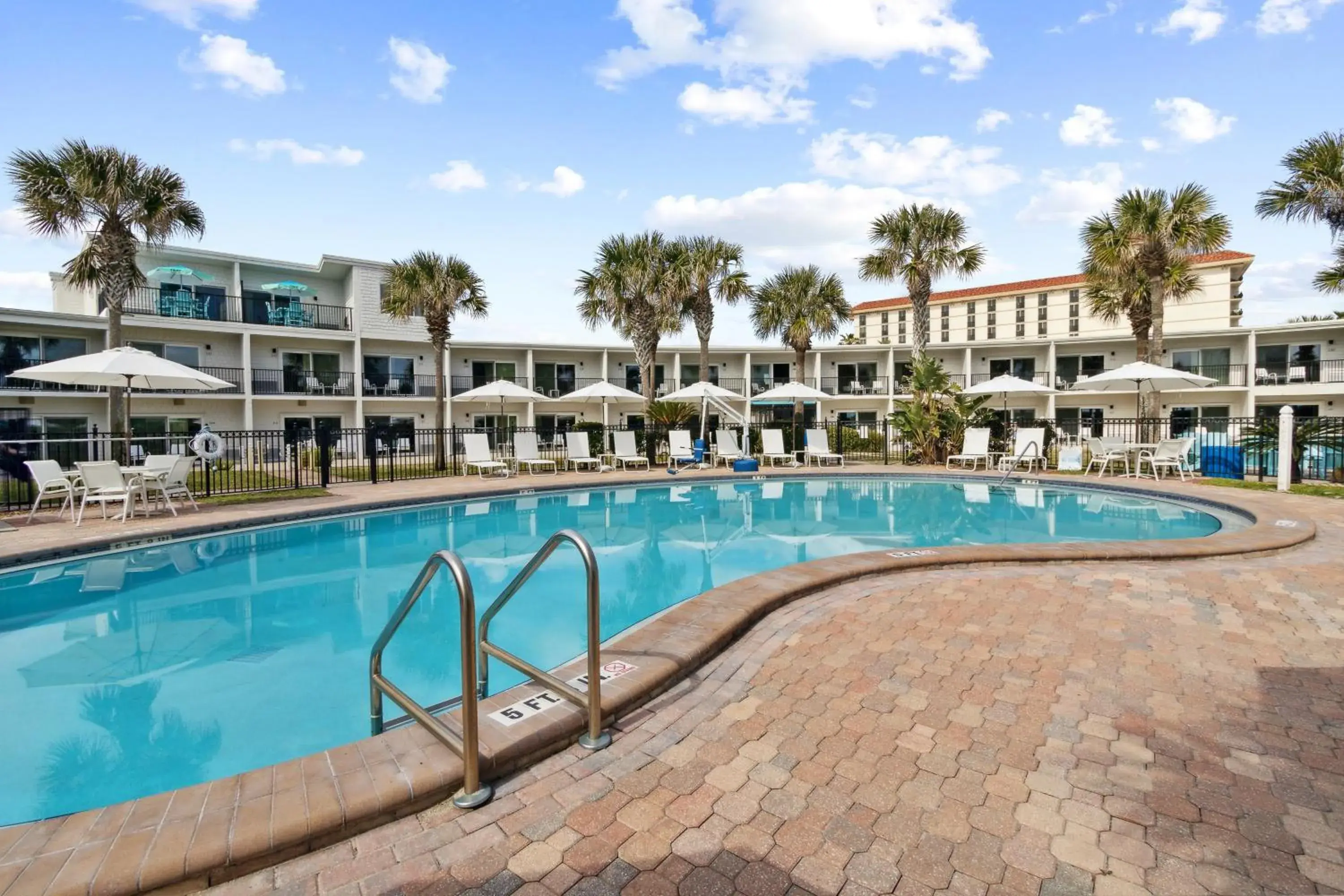 Property building in Seahorse Oceanfront Inn Property building in Seahorse Oceanfront Inn