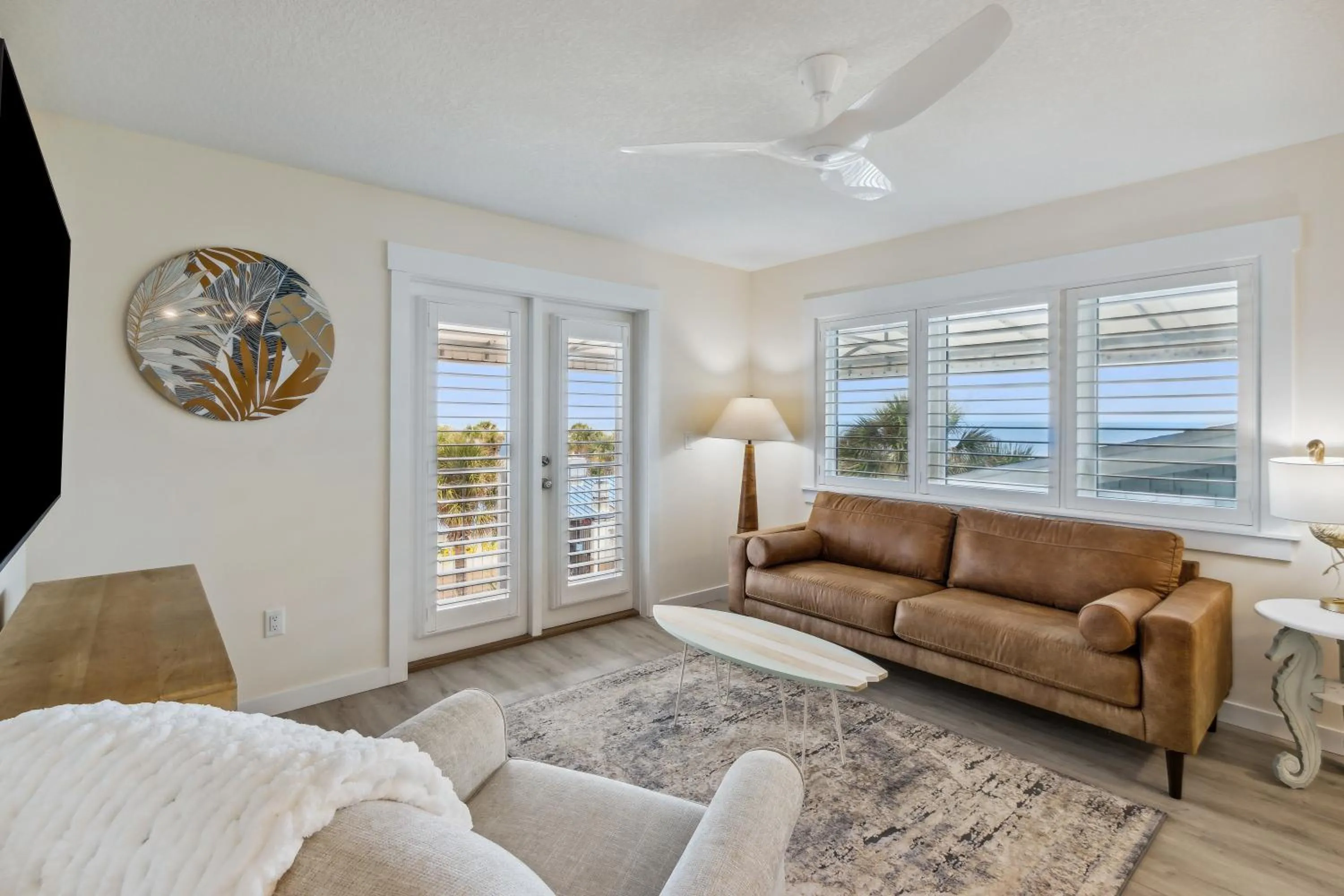 Living room in Seahorse Oceanfront Inn
