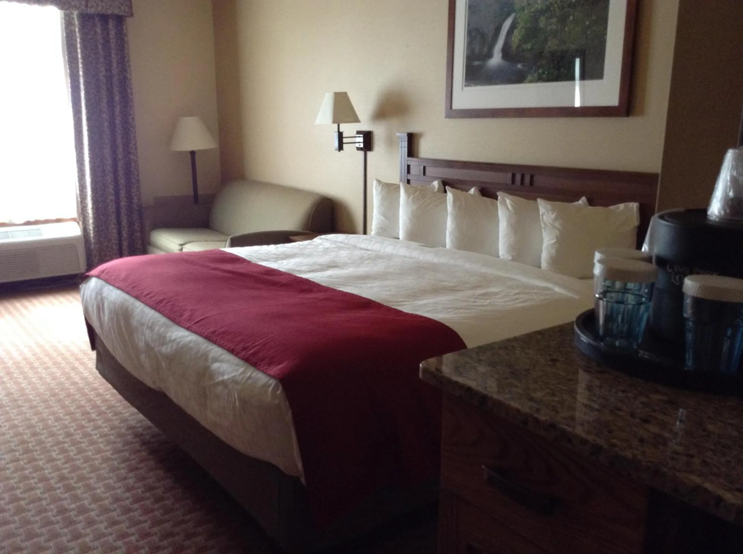 Bedroom, Bed in Canal Park Lodge