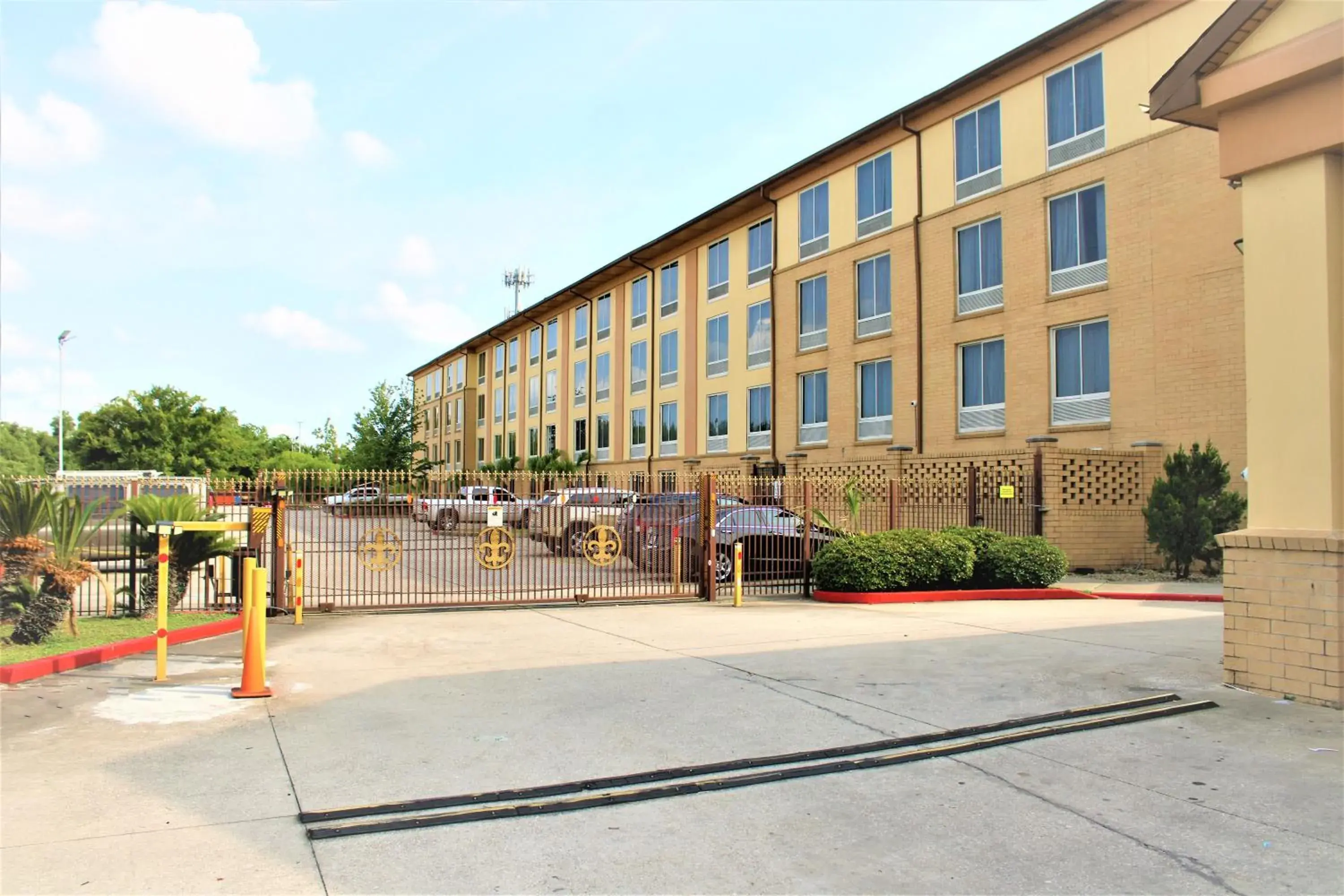 Property Building in Trident Inn & Suites New Orleans