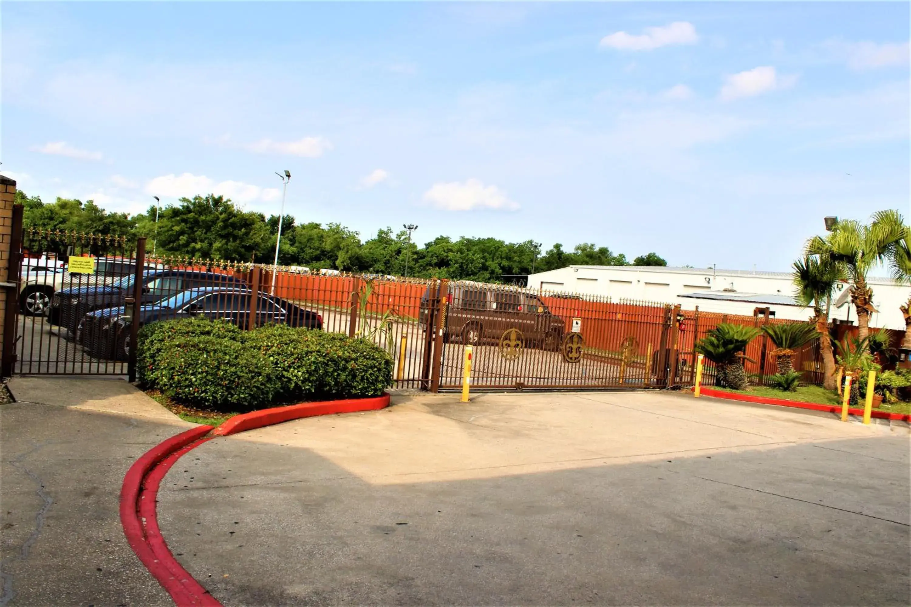 Facade/entrance in Trident Inn & Suites New Orleans