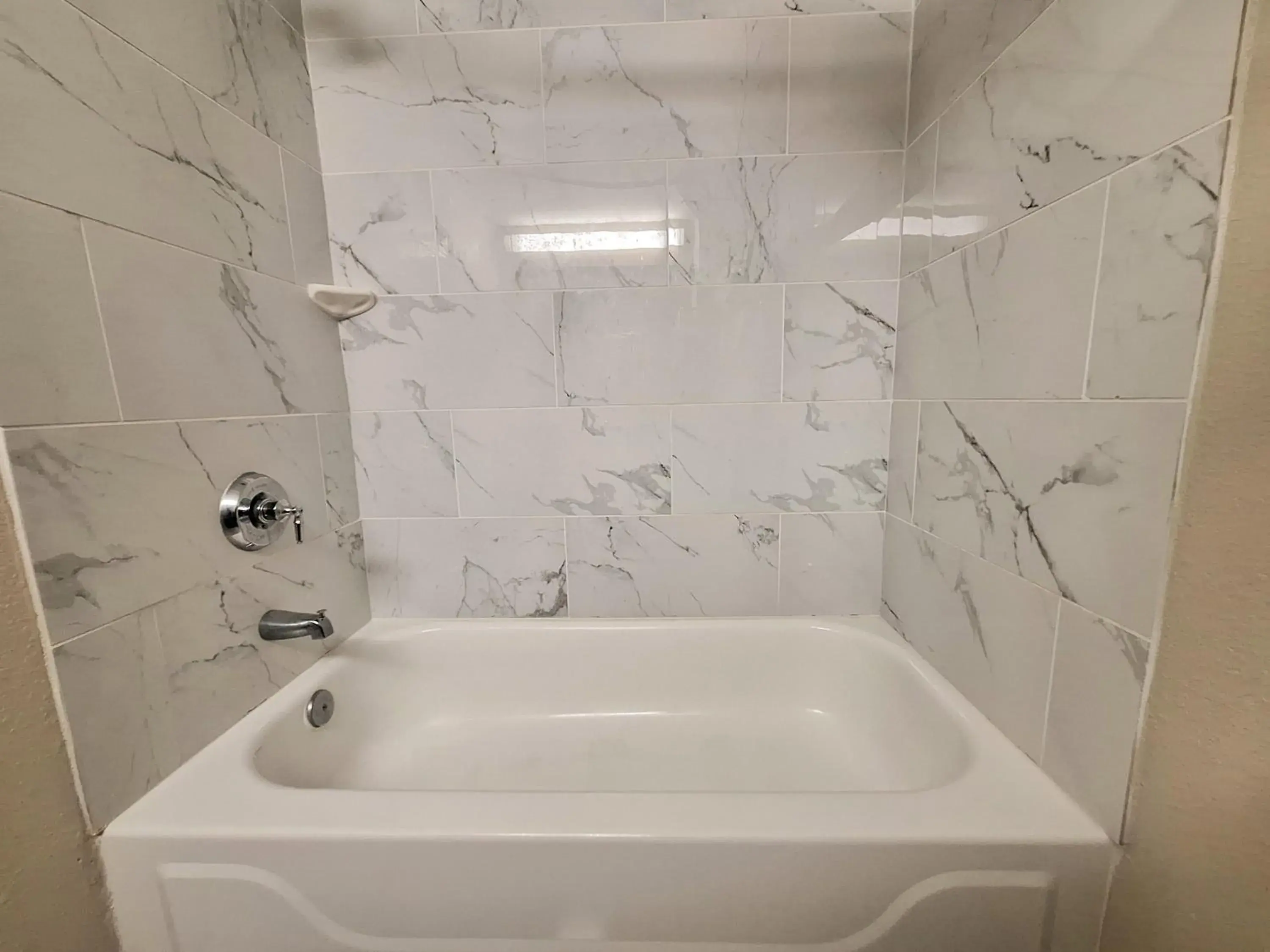 Bath, Bathroom in Trident Inn & Suites New Orleans