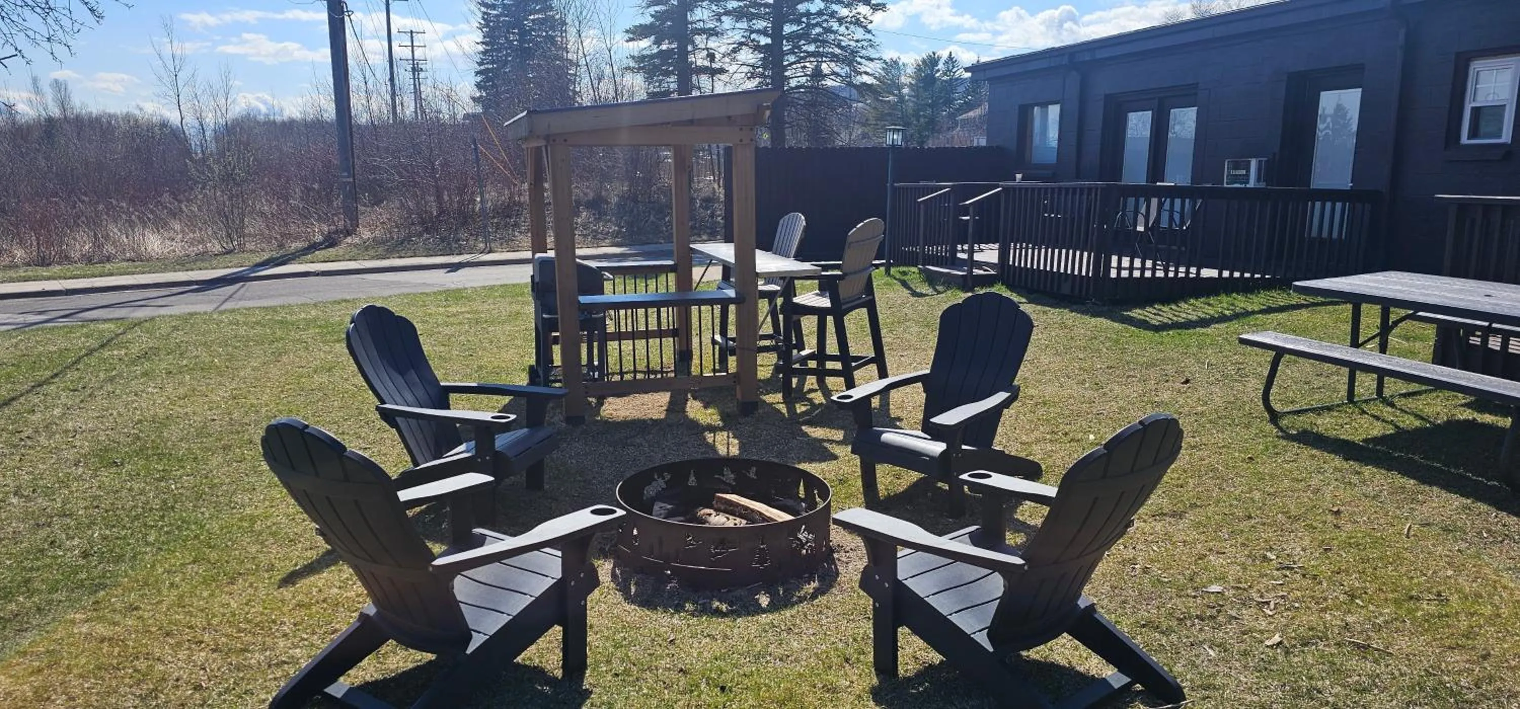 Property building in Willard Munger Inn