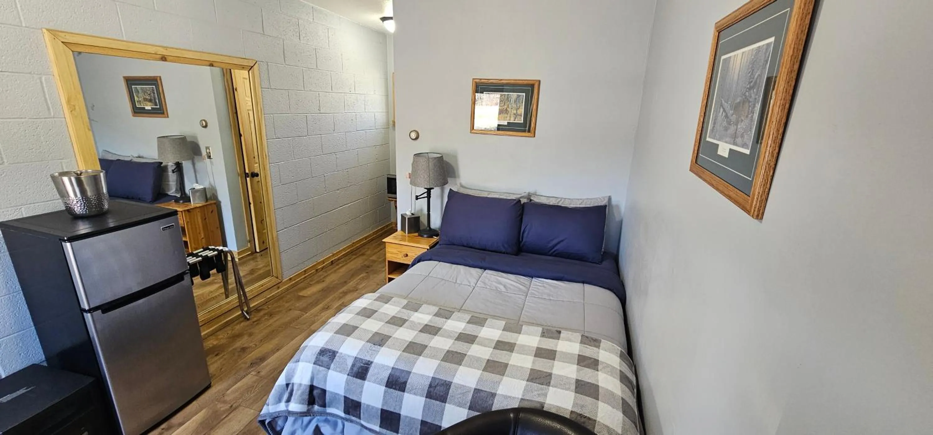 Bed in Willard Munger Inn