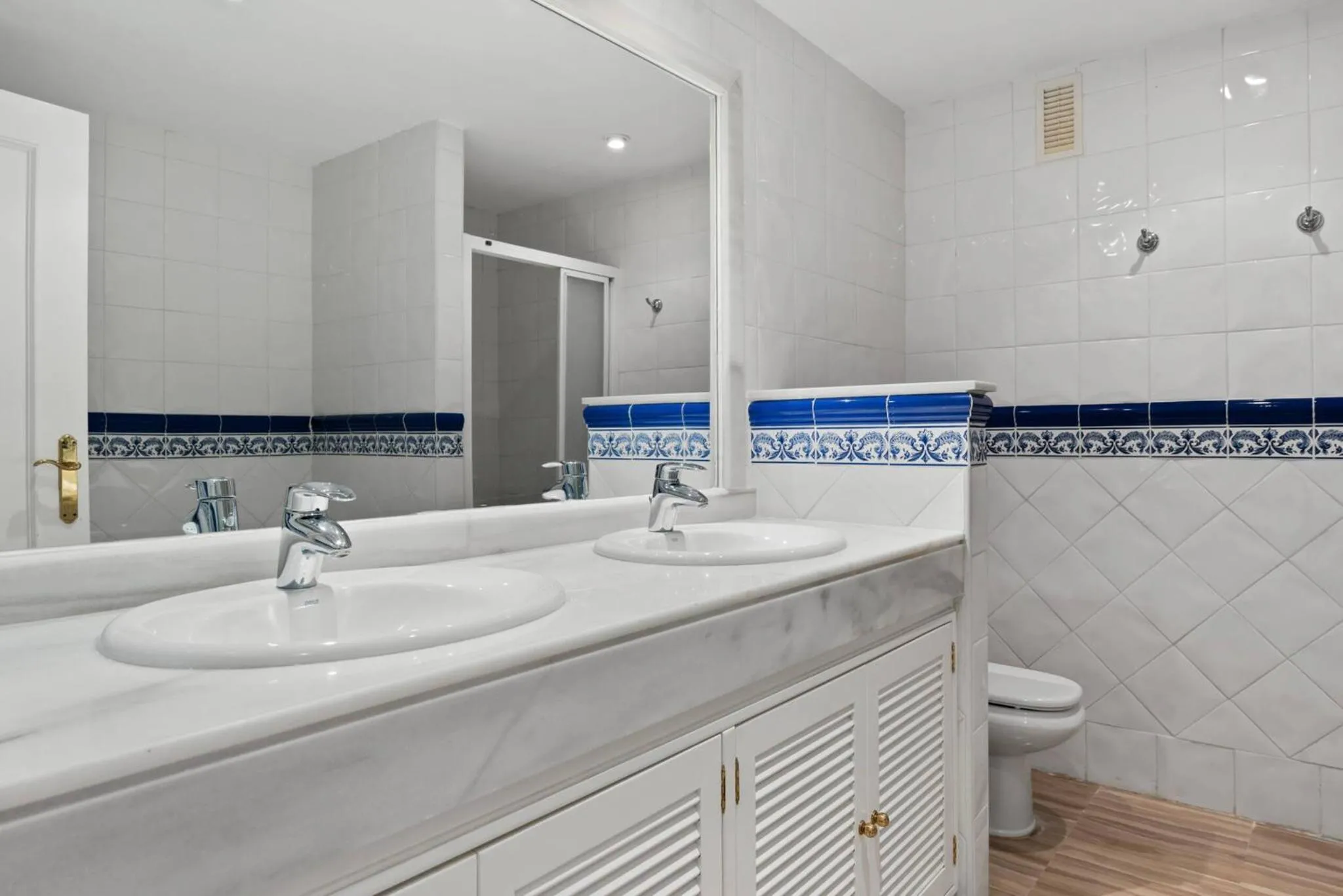 Bathroom in Awesome 3 Br Apart. w/ 4 Terraces, Pool & Parking